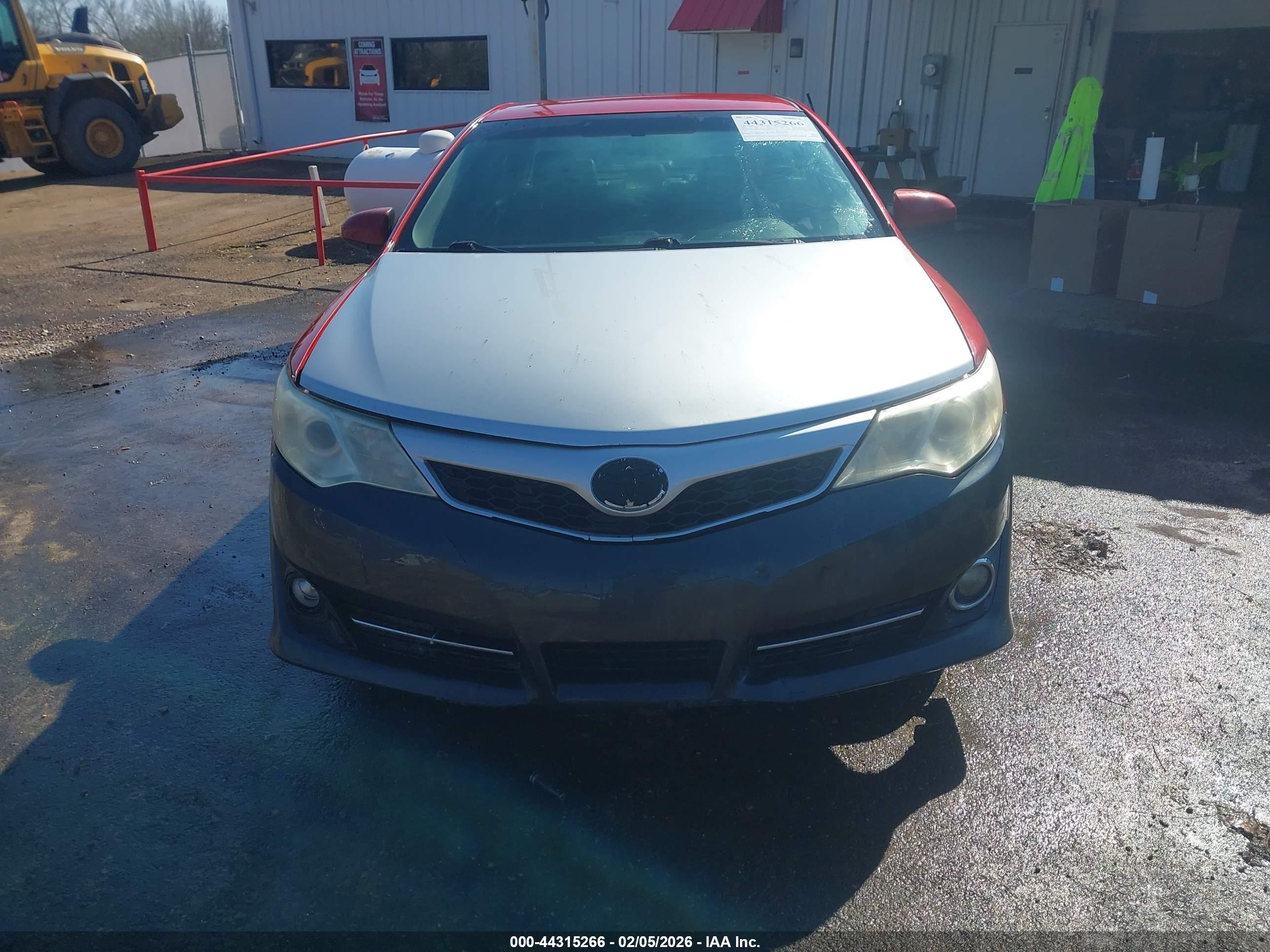 TOYOTA CAMRY image 6