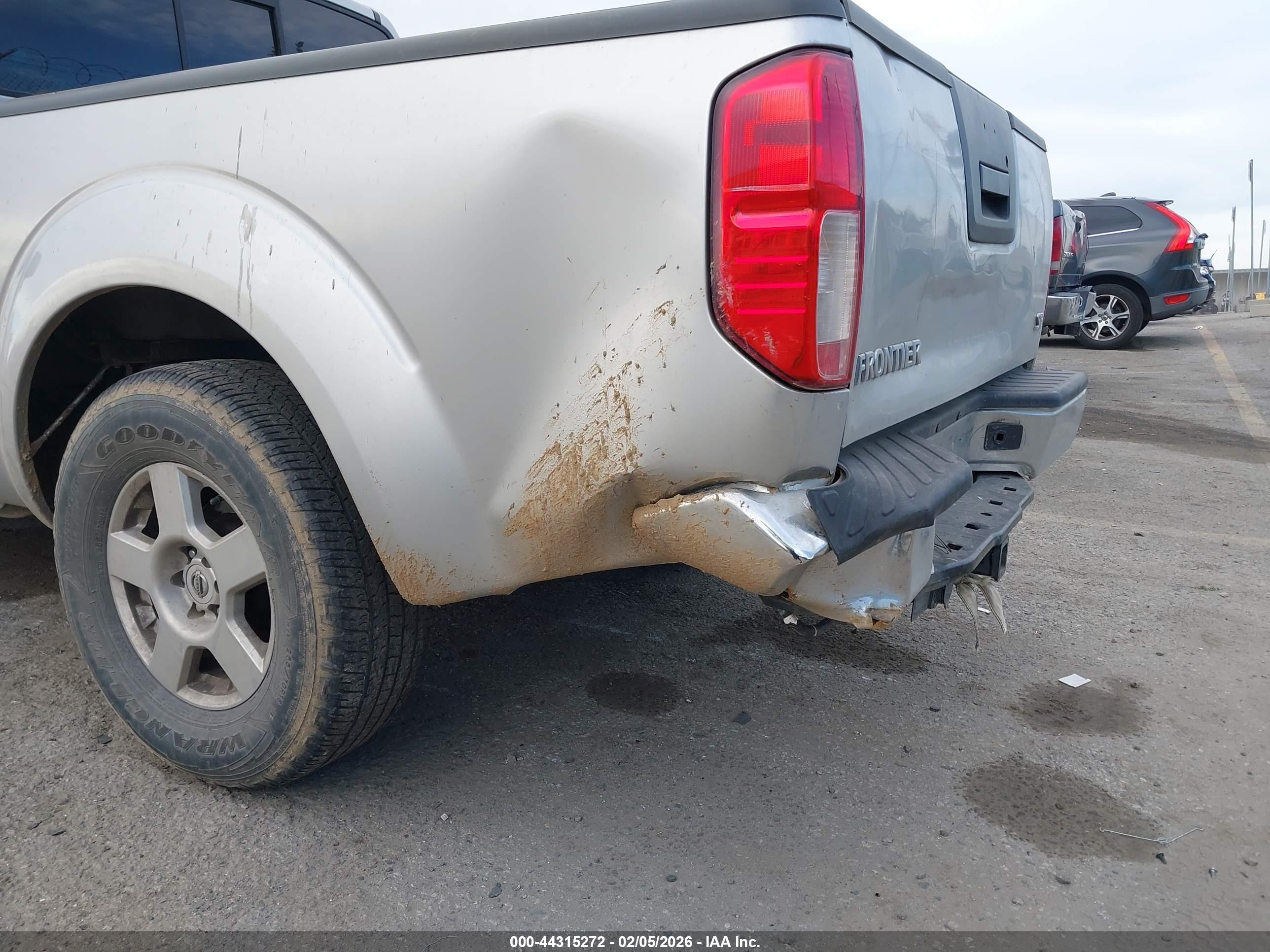 NISSAN FRONTIER image 6