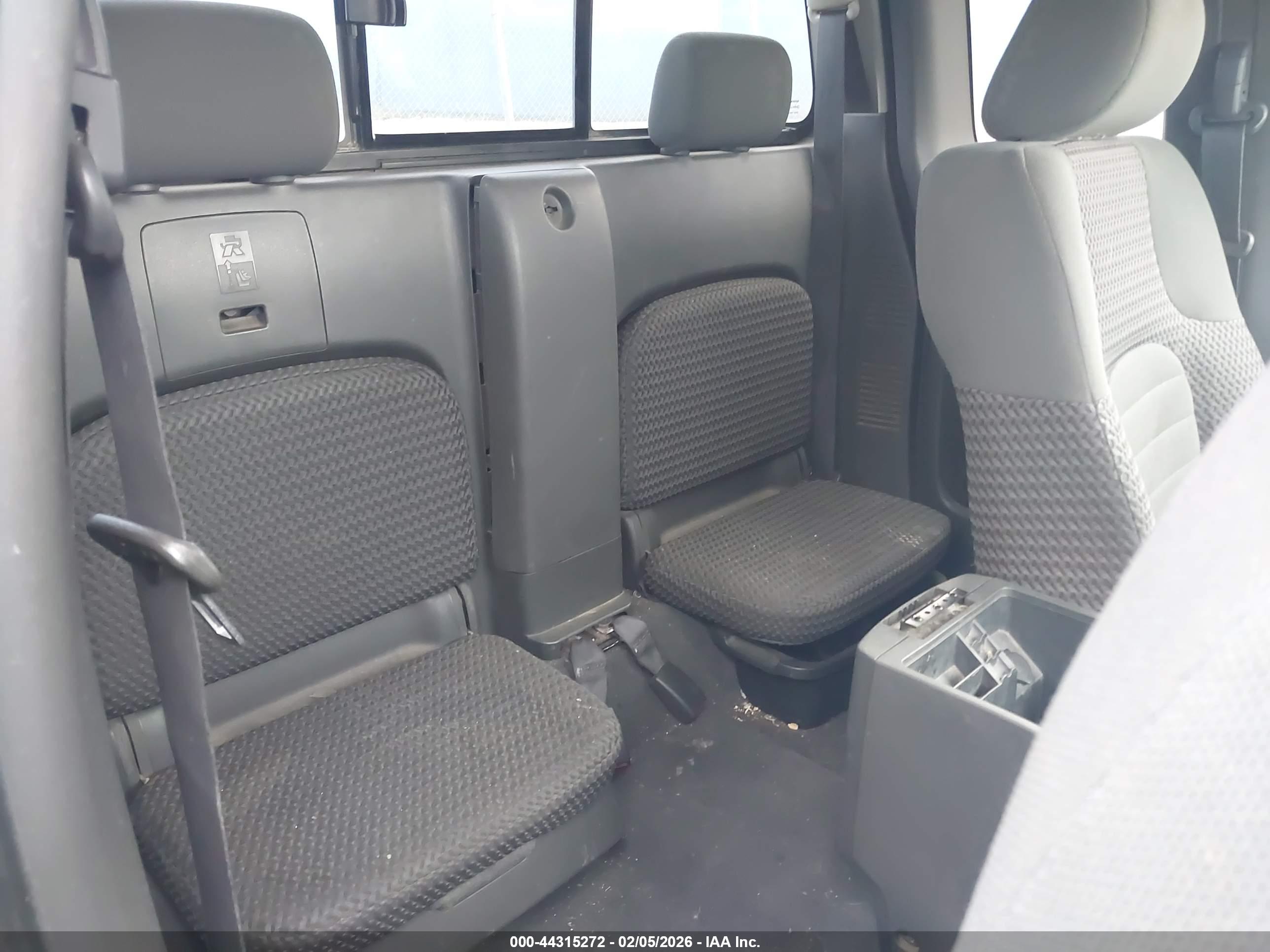 NISSAN FRONTIER image 8