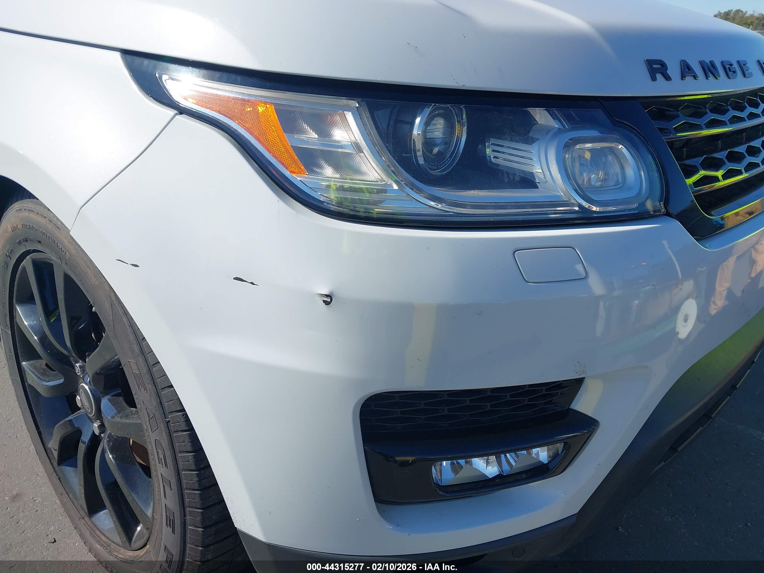 LAND ROVER image 6