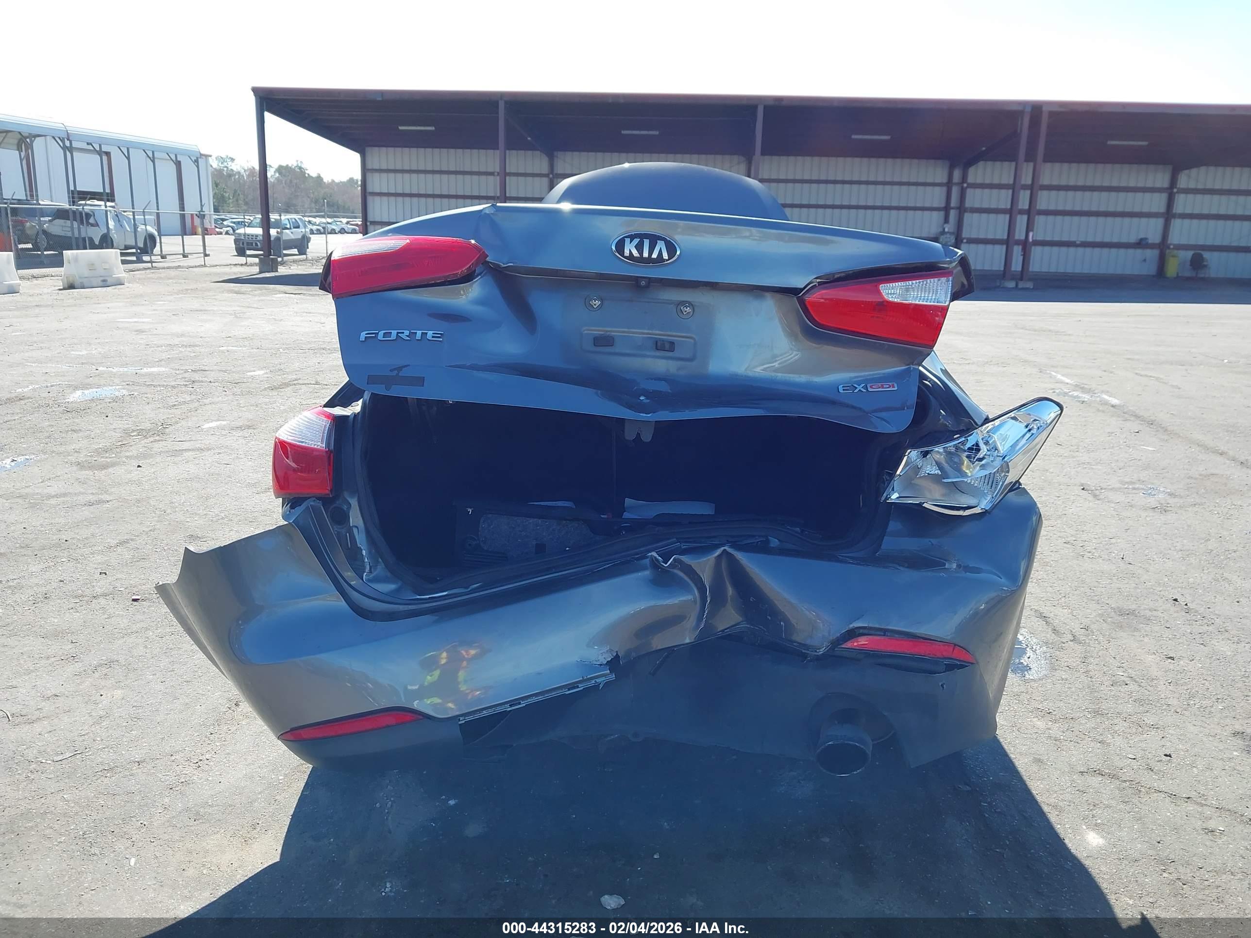 KIA FORTE image 6