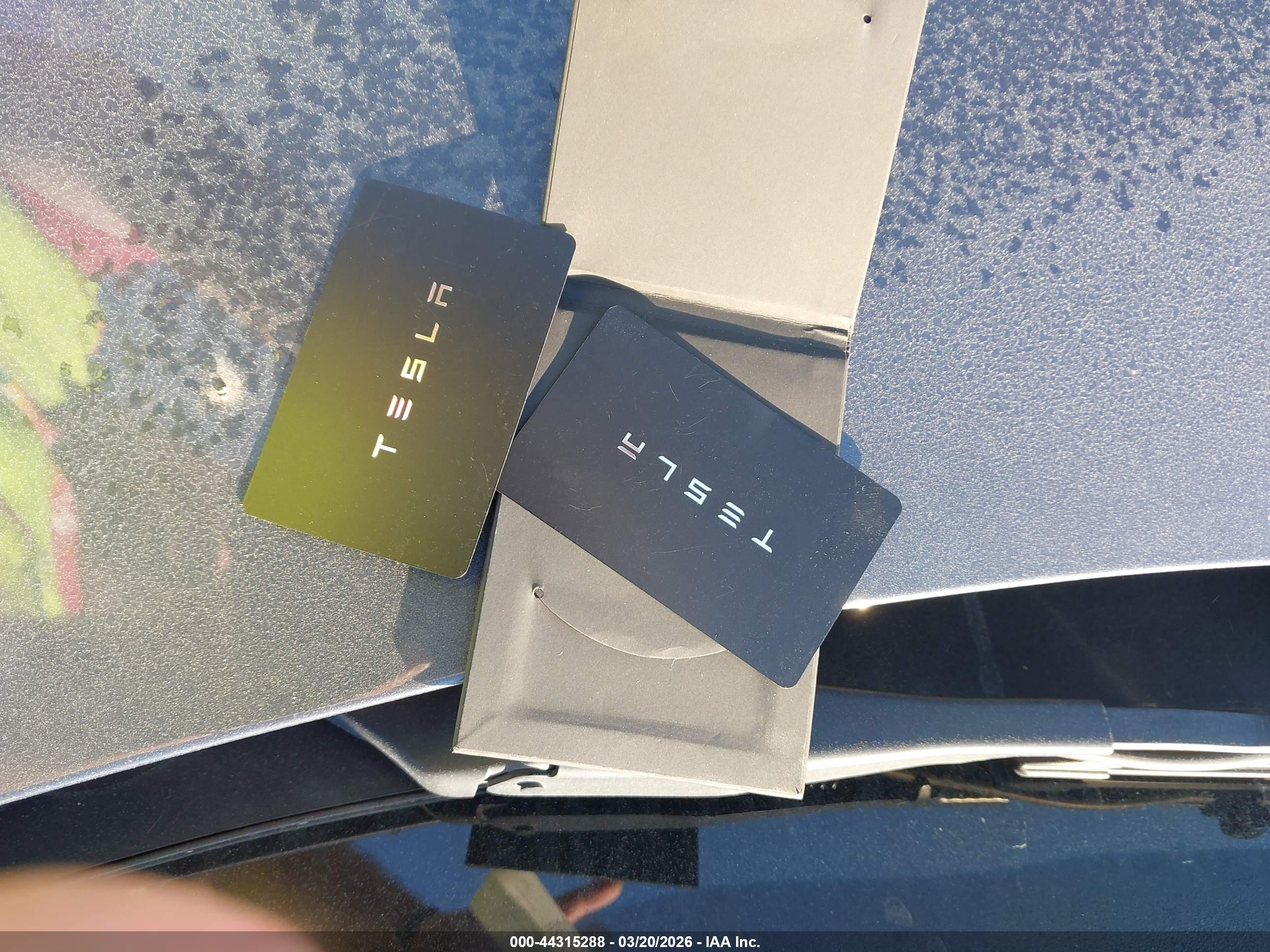 TESLA MODEL image 11