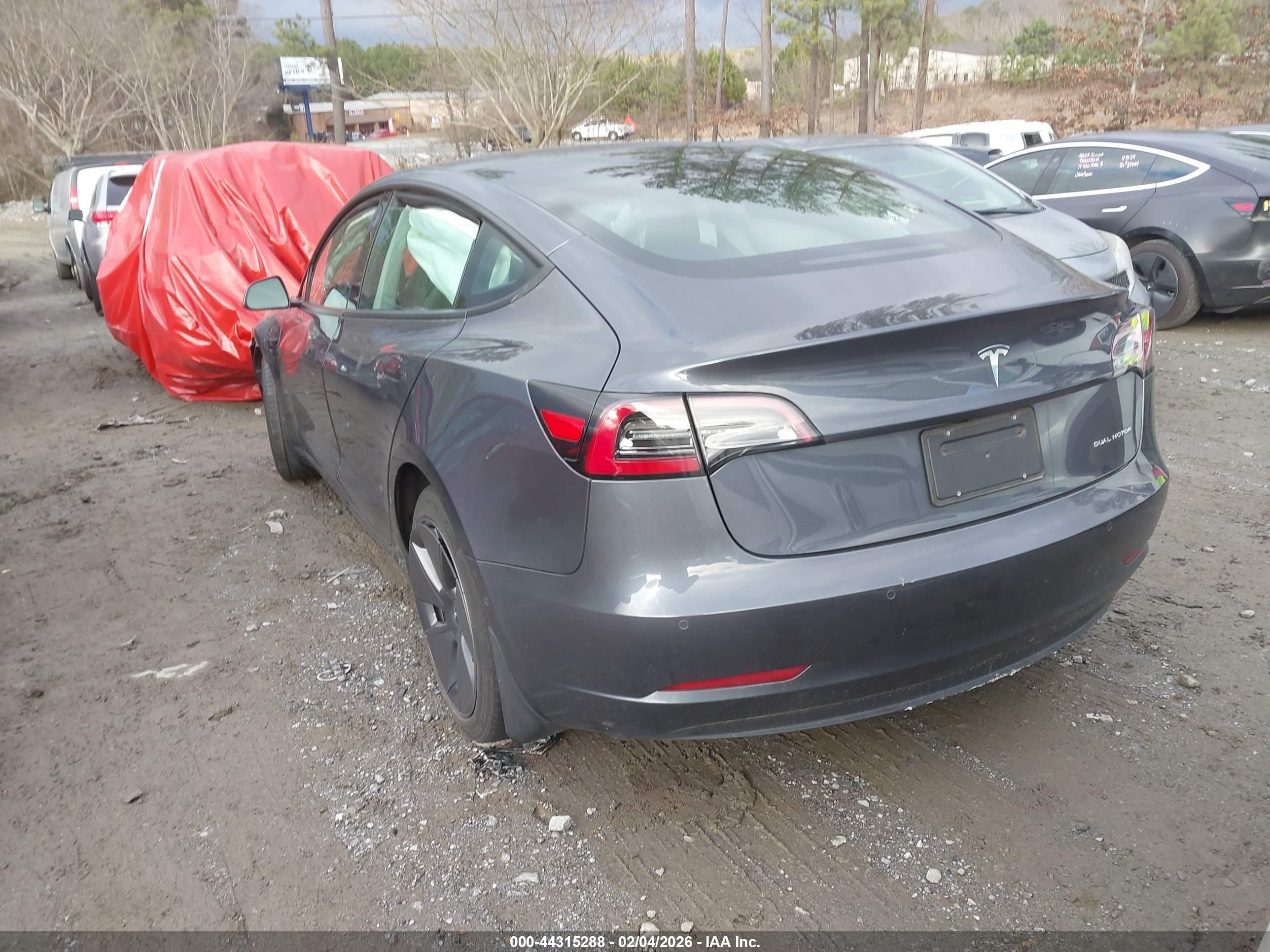 TESLA MODEL image 3