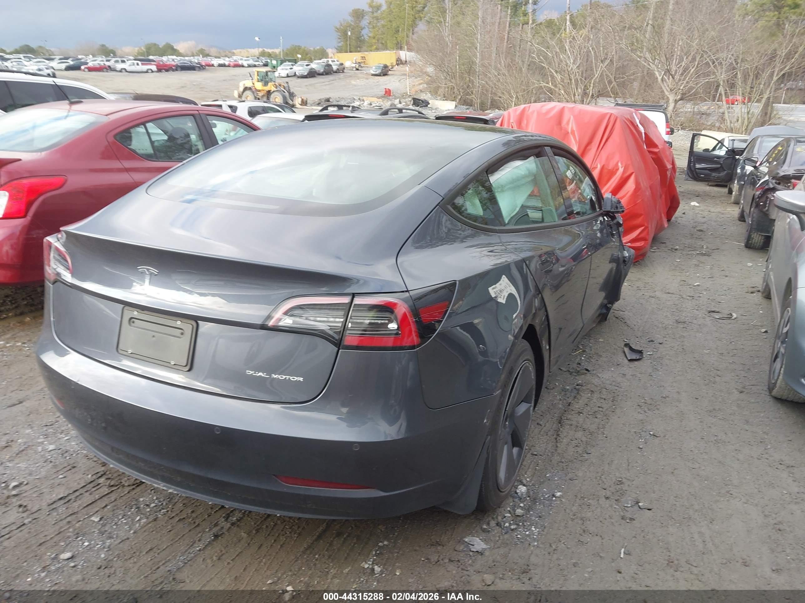 TESLA MODEL image 4