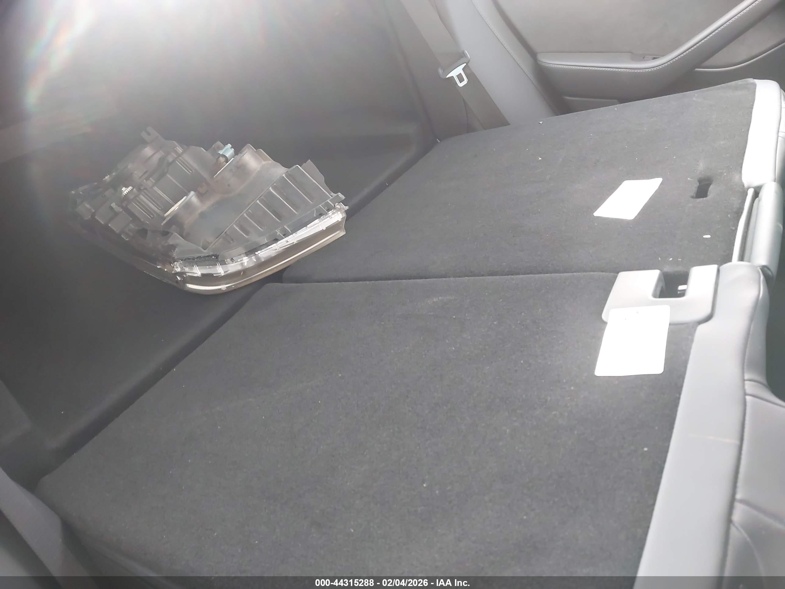 TESLA MODEL image 8