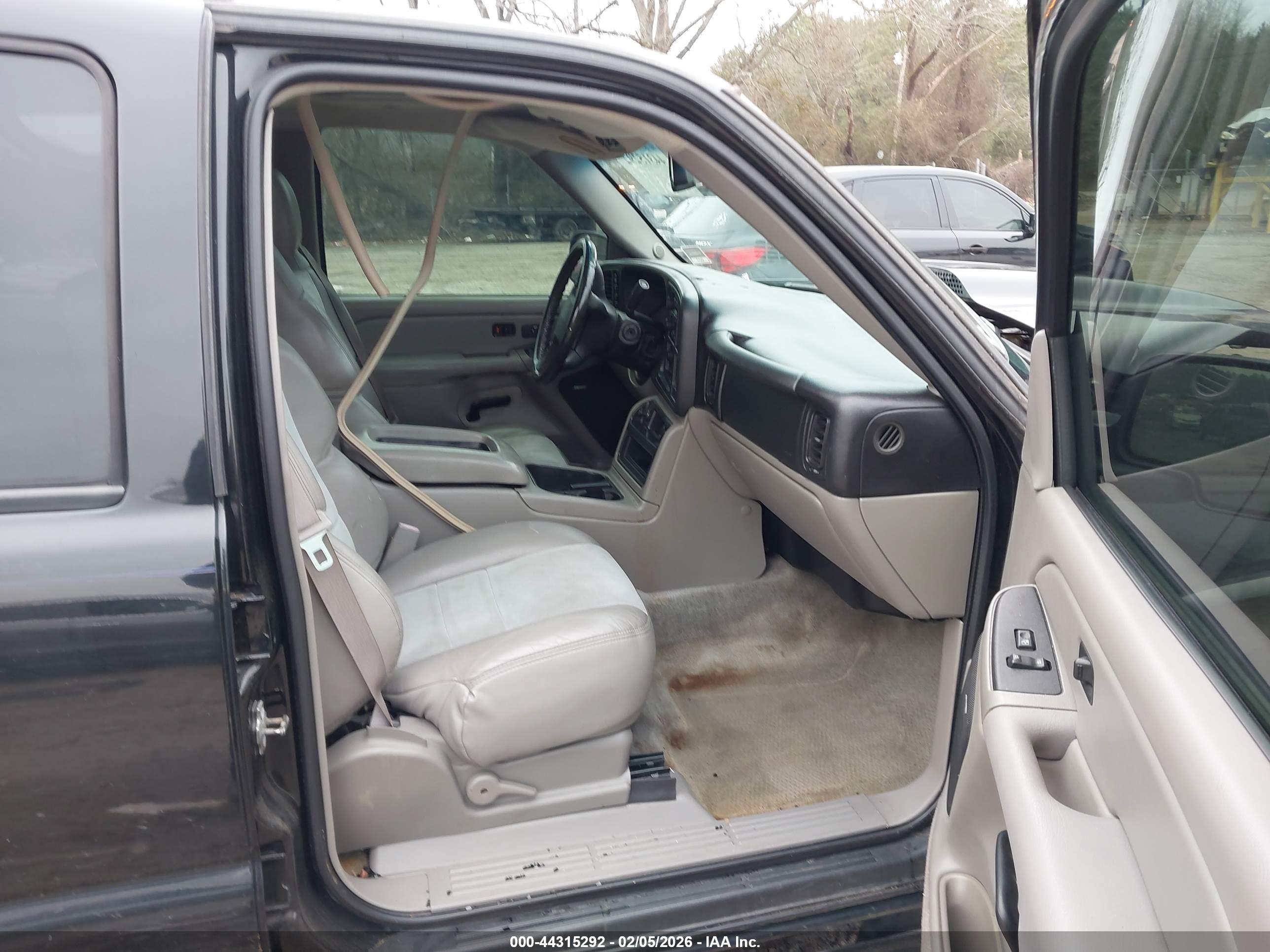 CHEVROLET TAHOE image 5