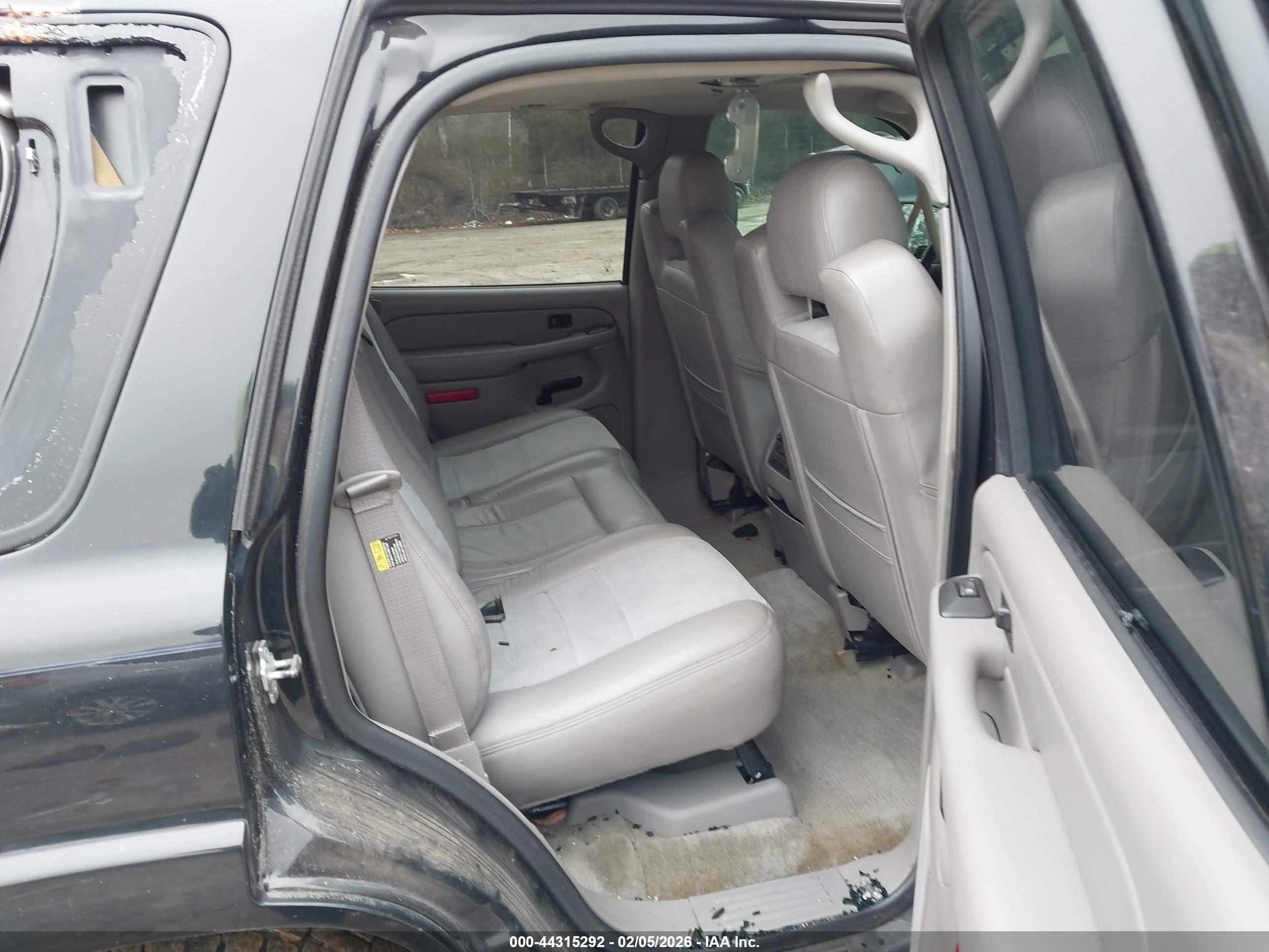 CHEVROLET TAHOE image 8