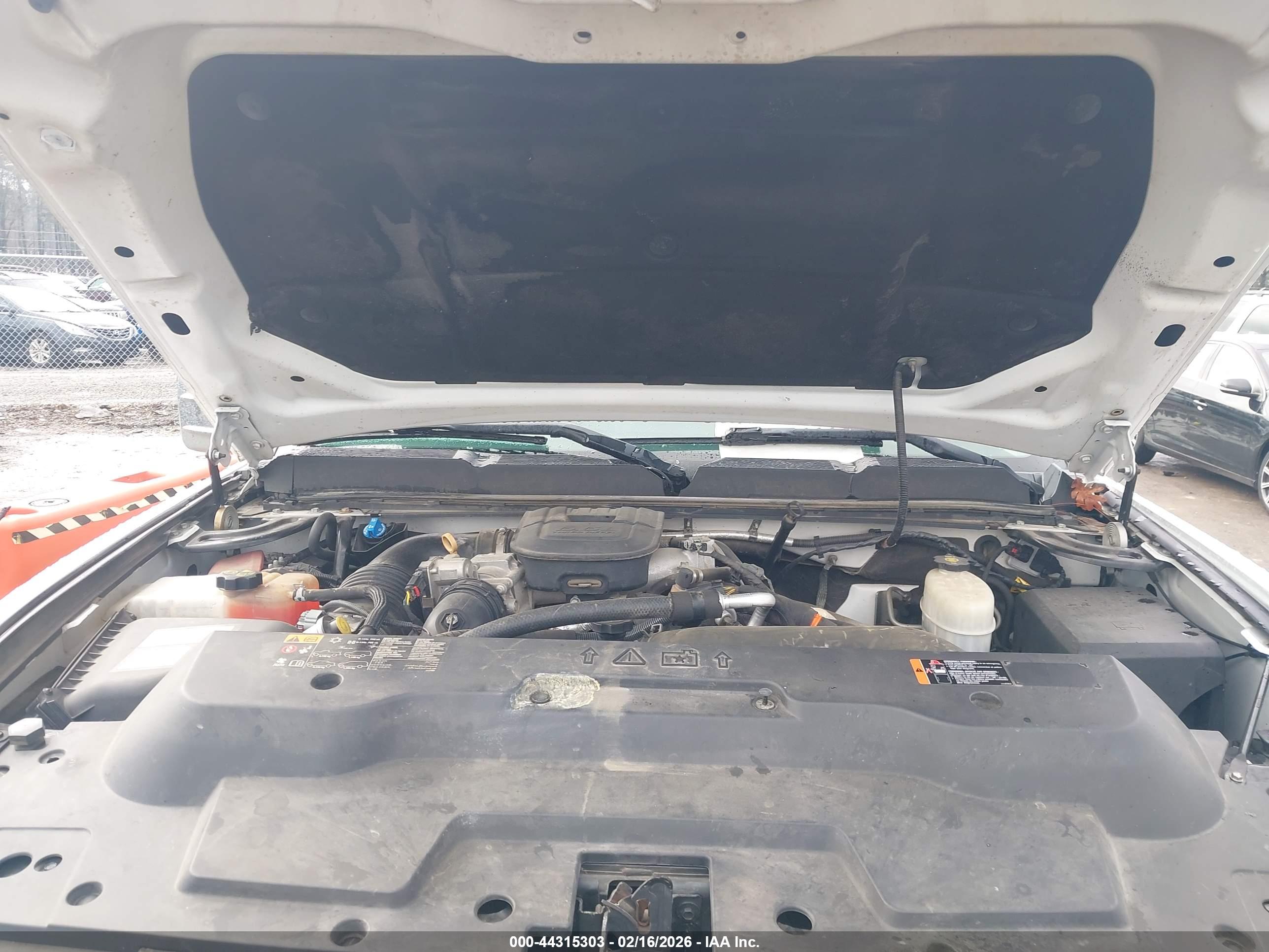 CHEVROLET SILVERADO image 10