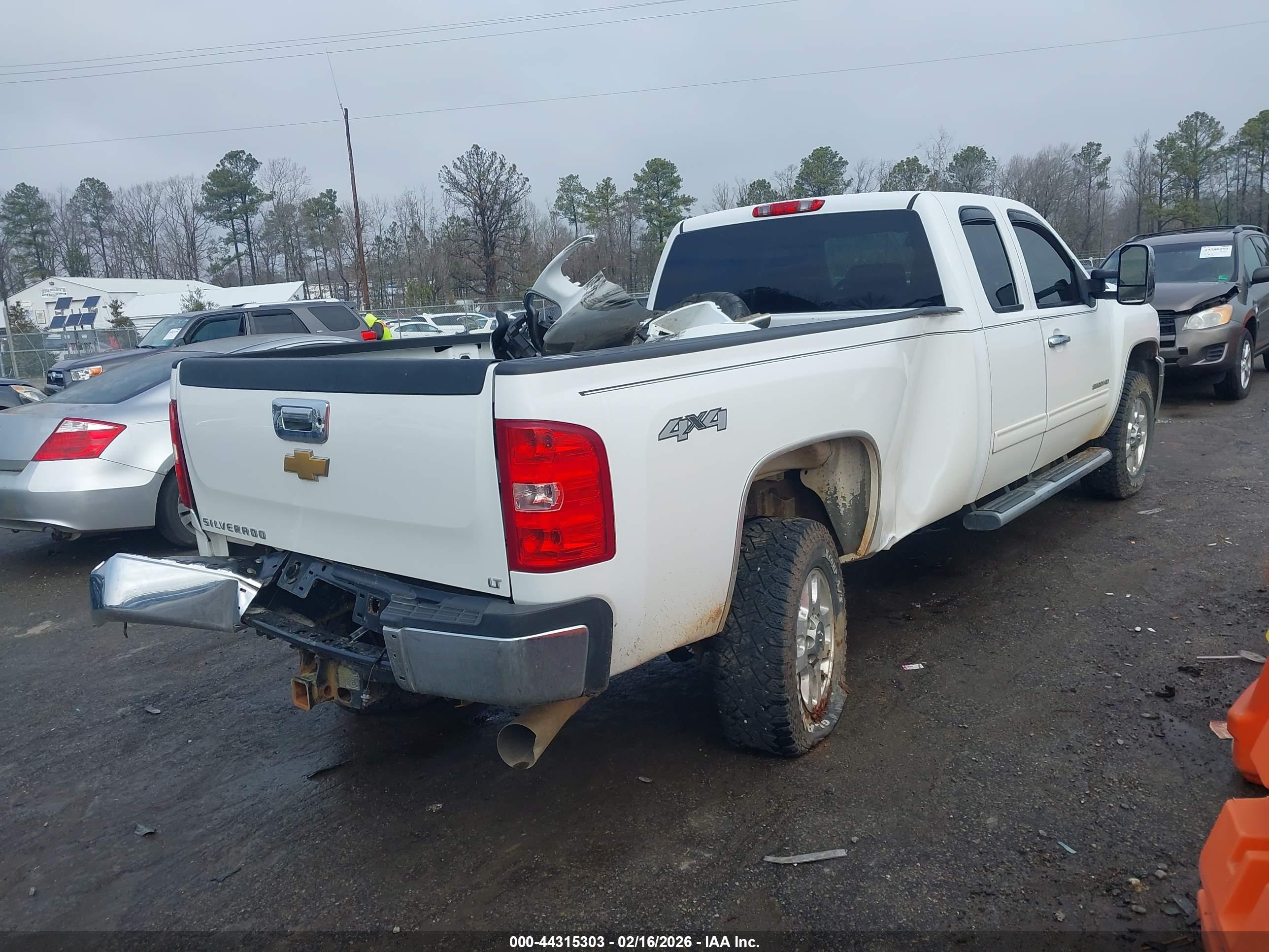 CHEVROLET SILVERADO image 4