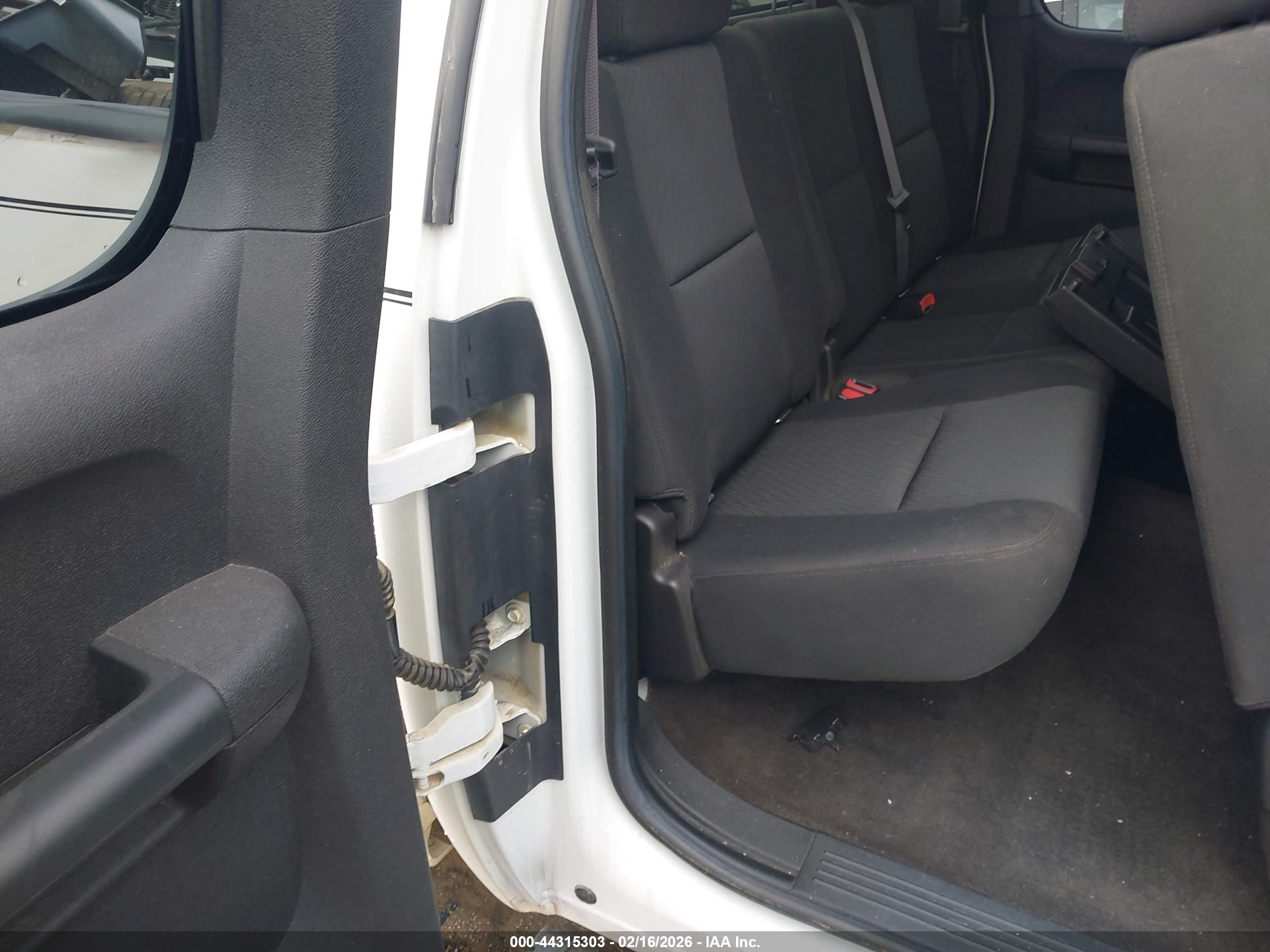 CHEVROLET SILVERADO image 8