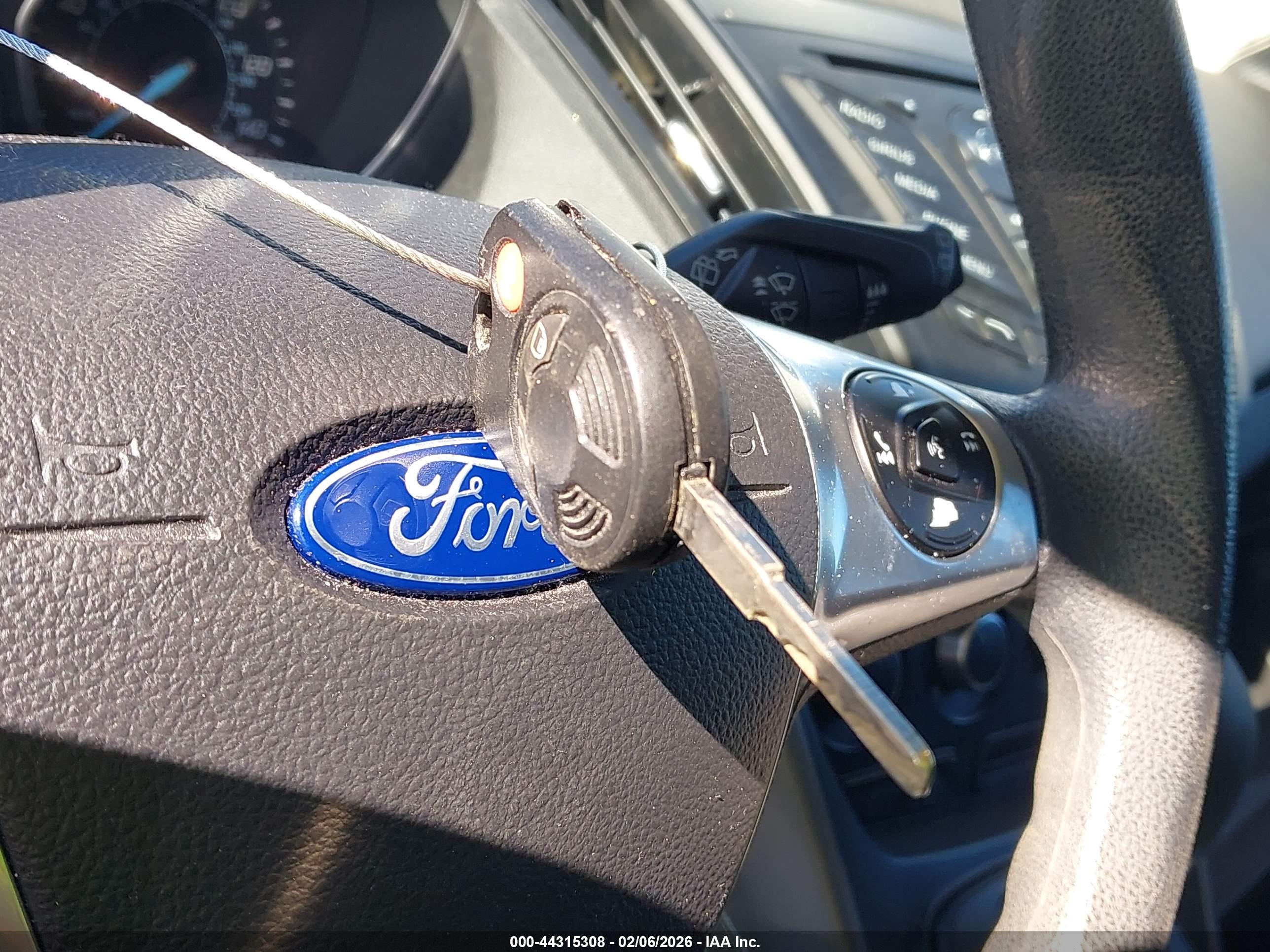FORD ESCAPE image 11