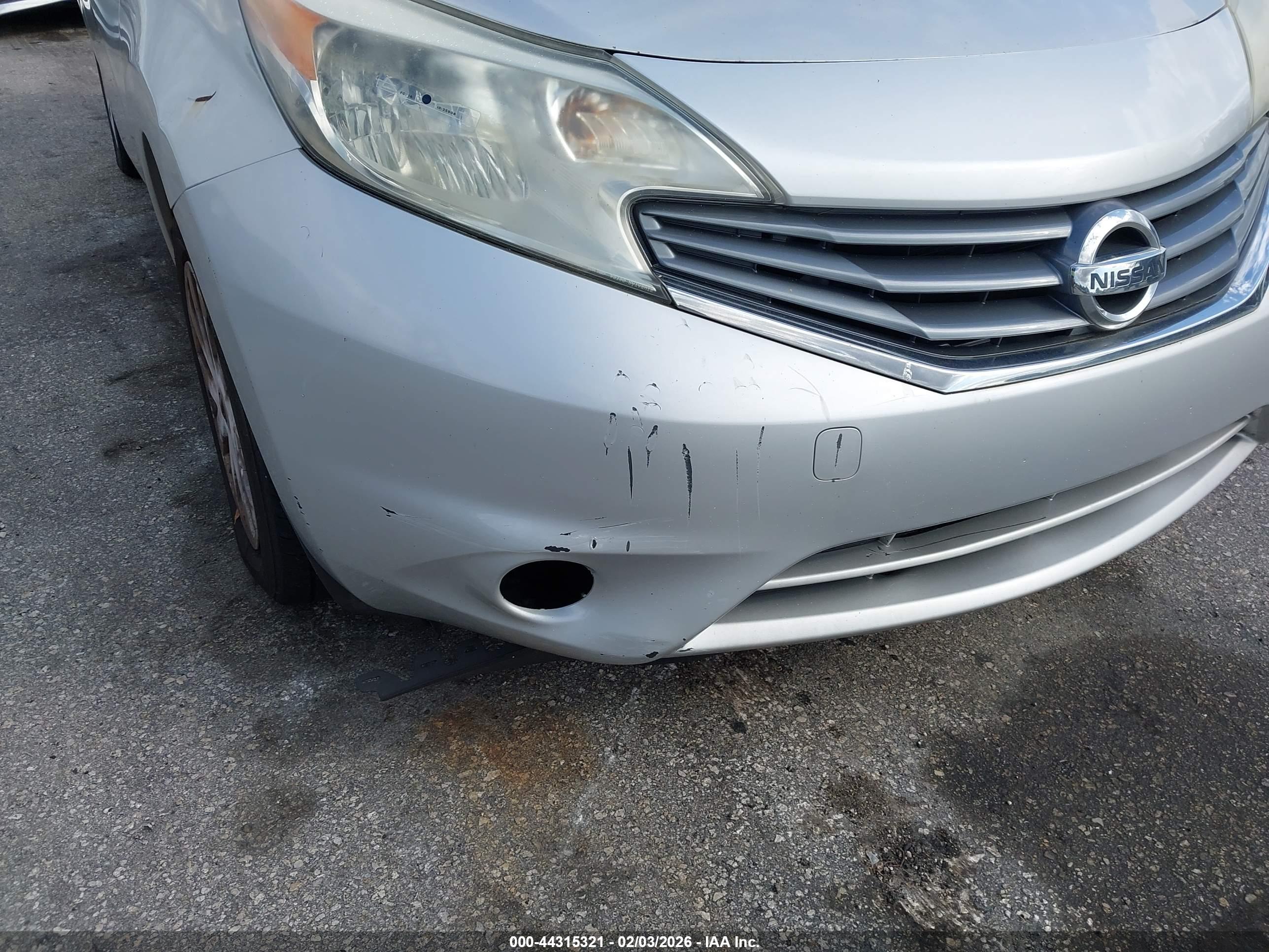 NISSAN VERSA image 6