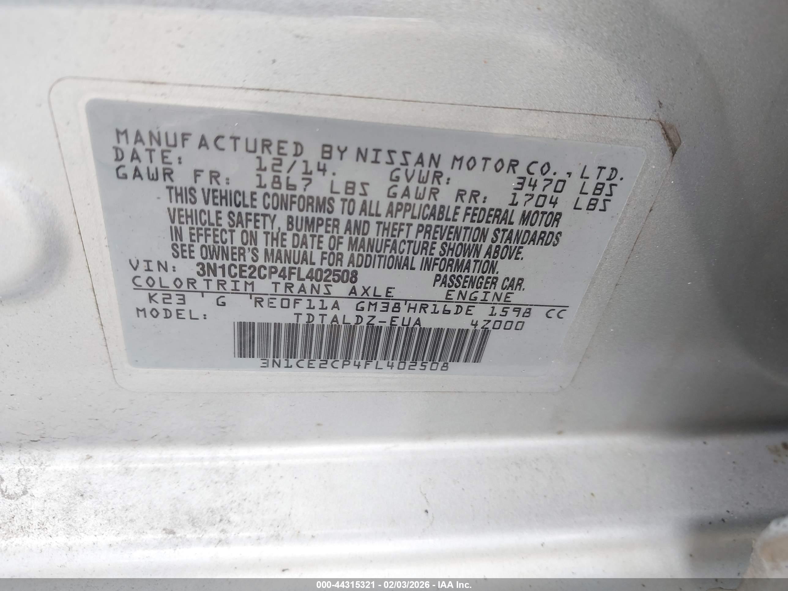 NISSAN VERSA image 9