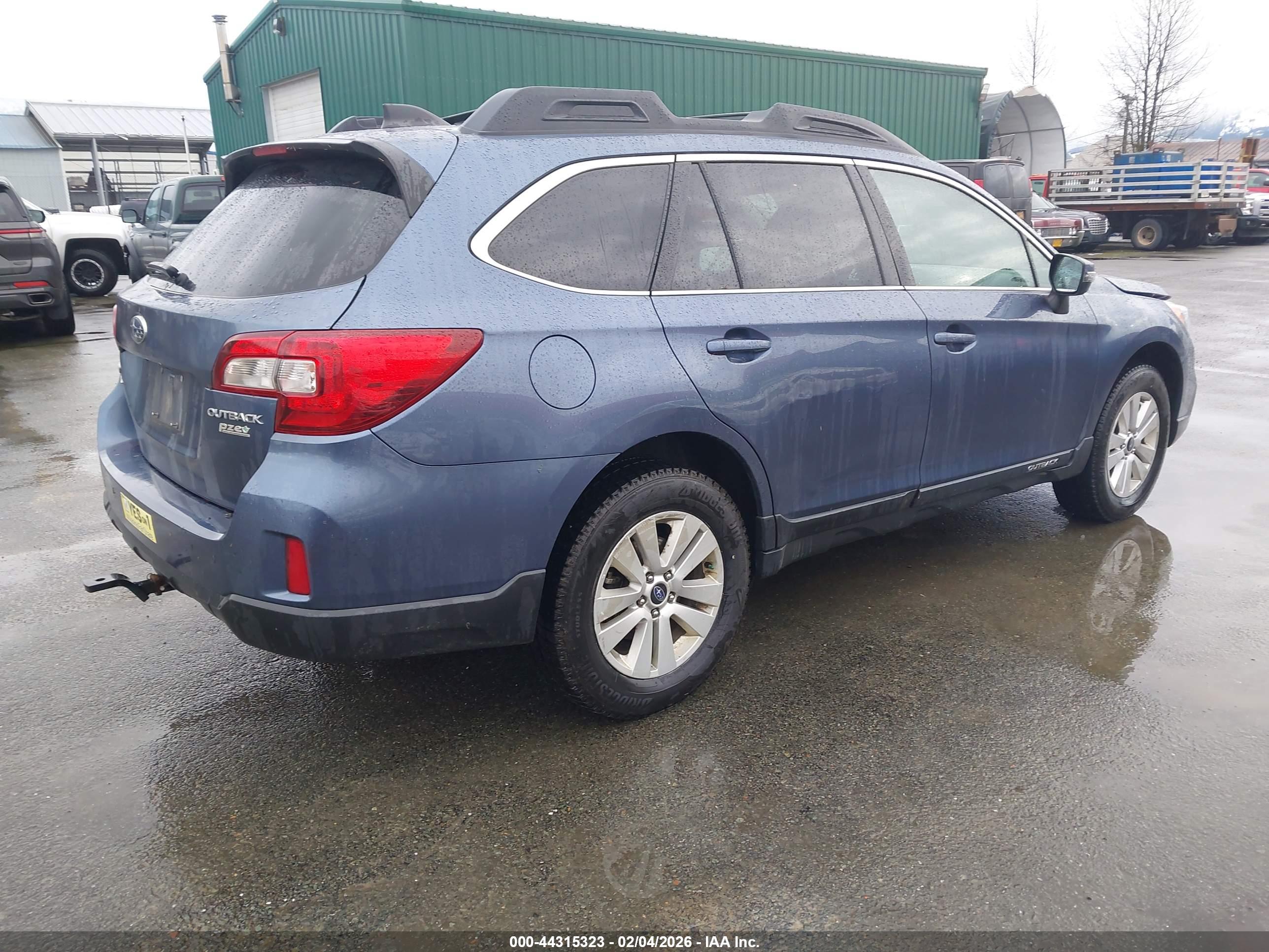 SUBARU OUTBACK image 4
