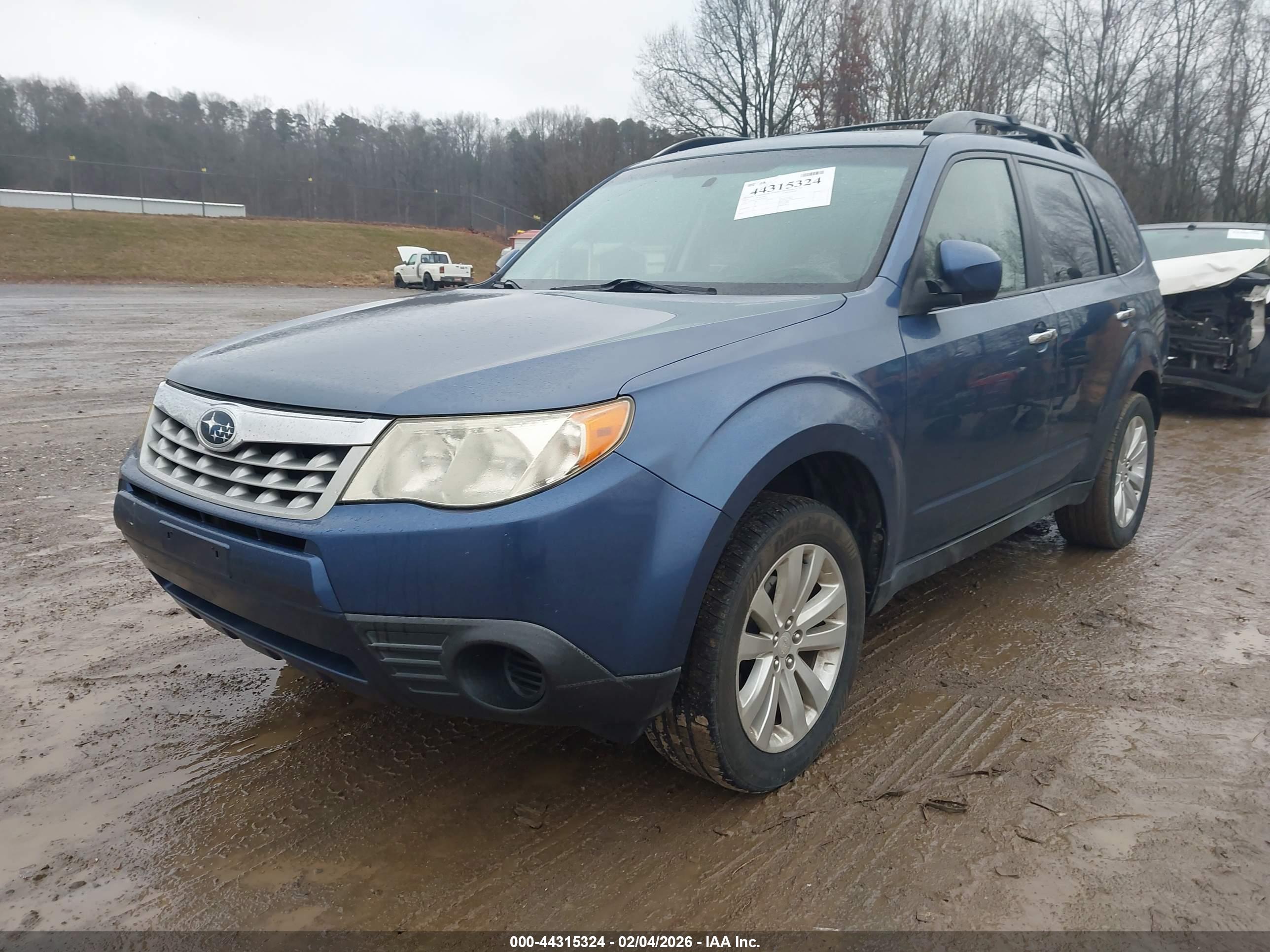 SUBARU FORESTER image 2