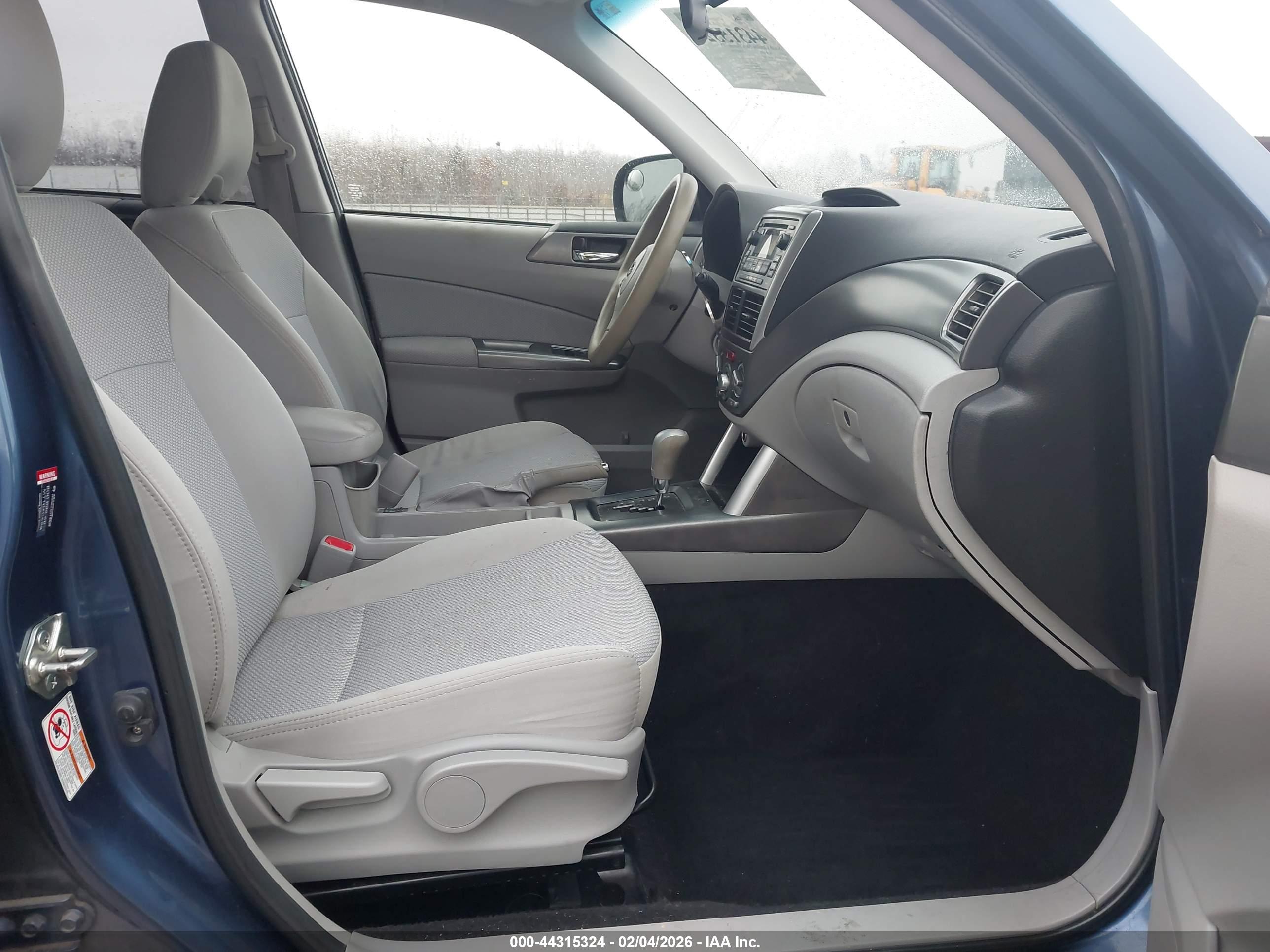 SUBARU FORESTER image 5