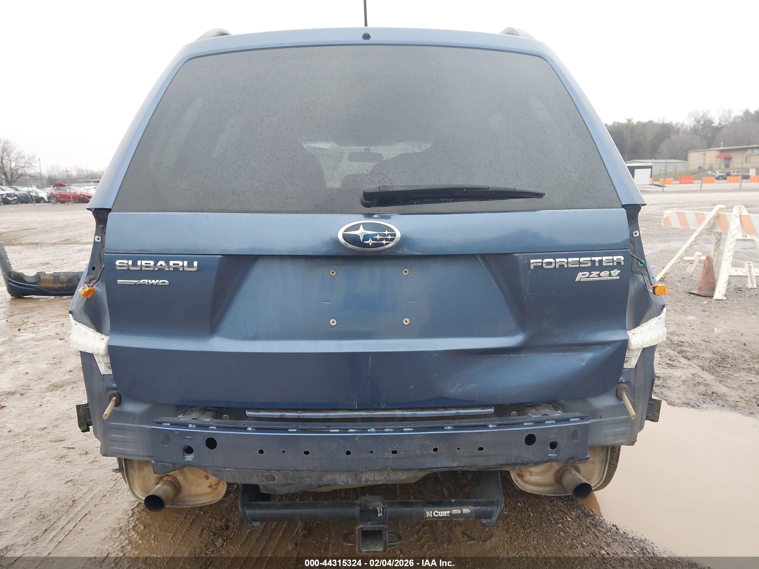 SUBARU FORESTER image 6