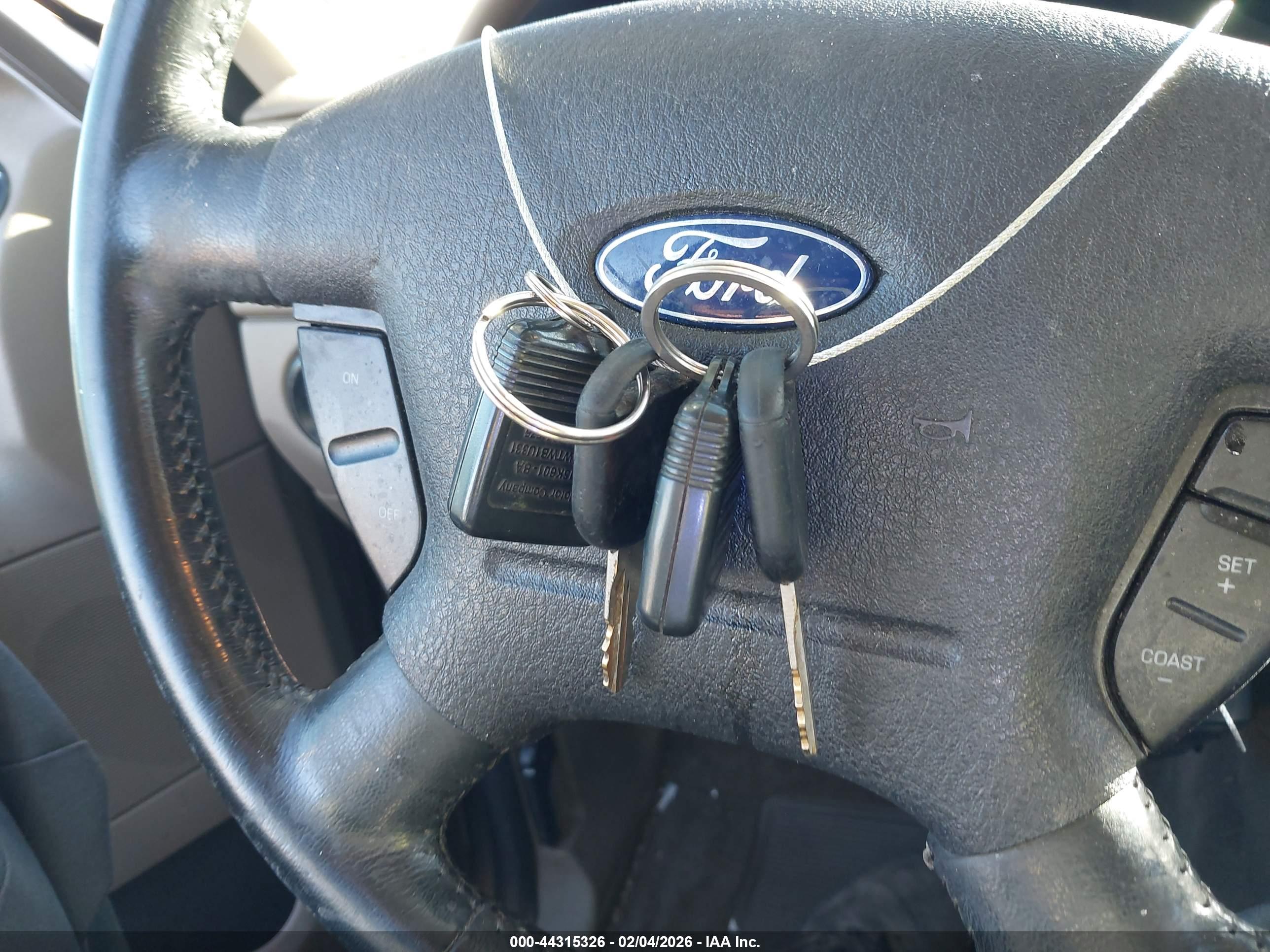 FORD EXPLORER image 11