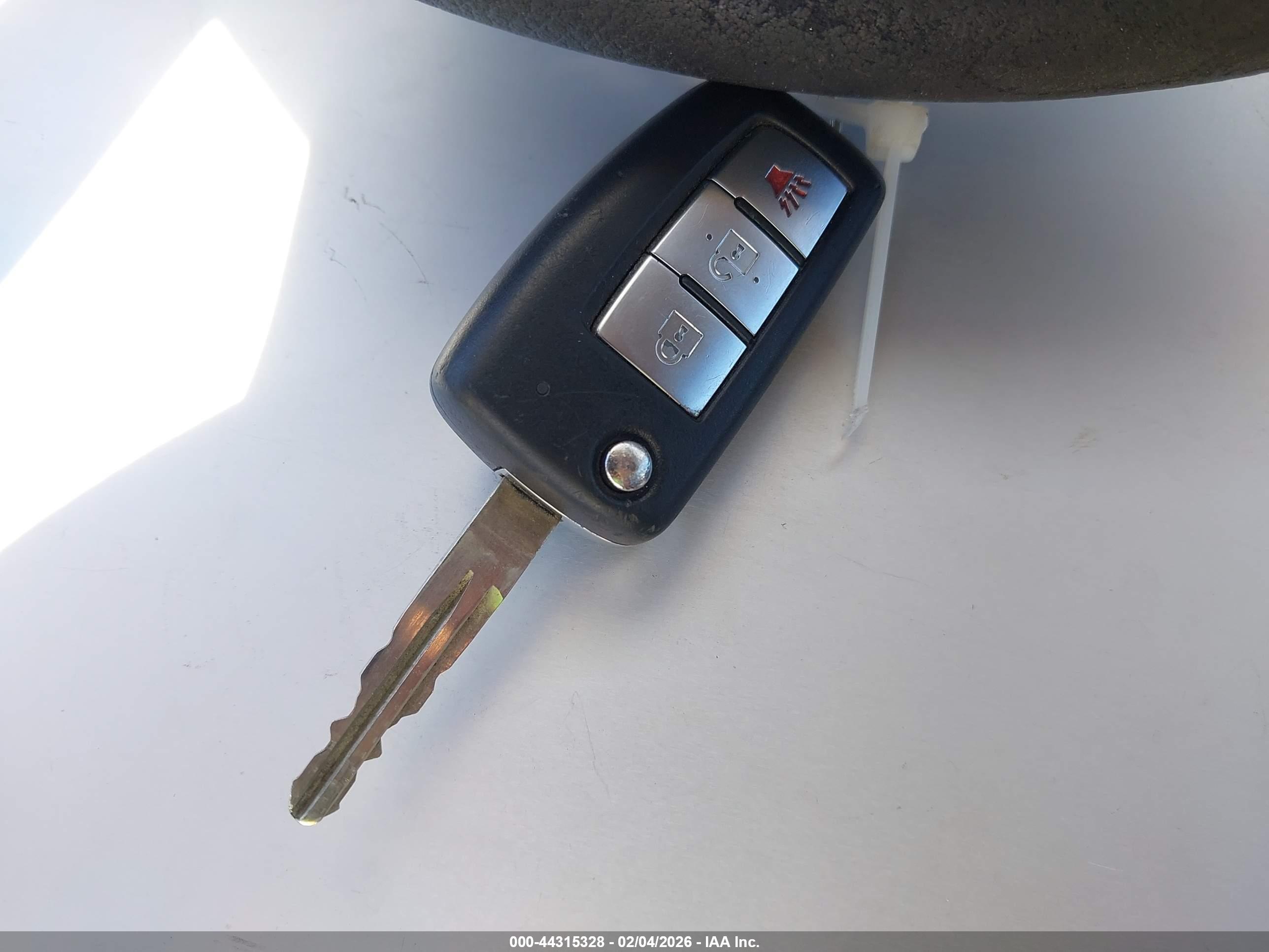 NISSAN ROGUE image 11
