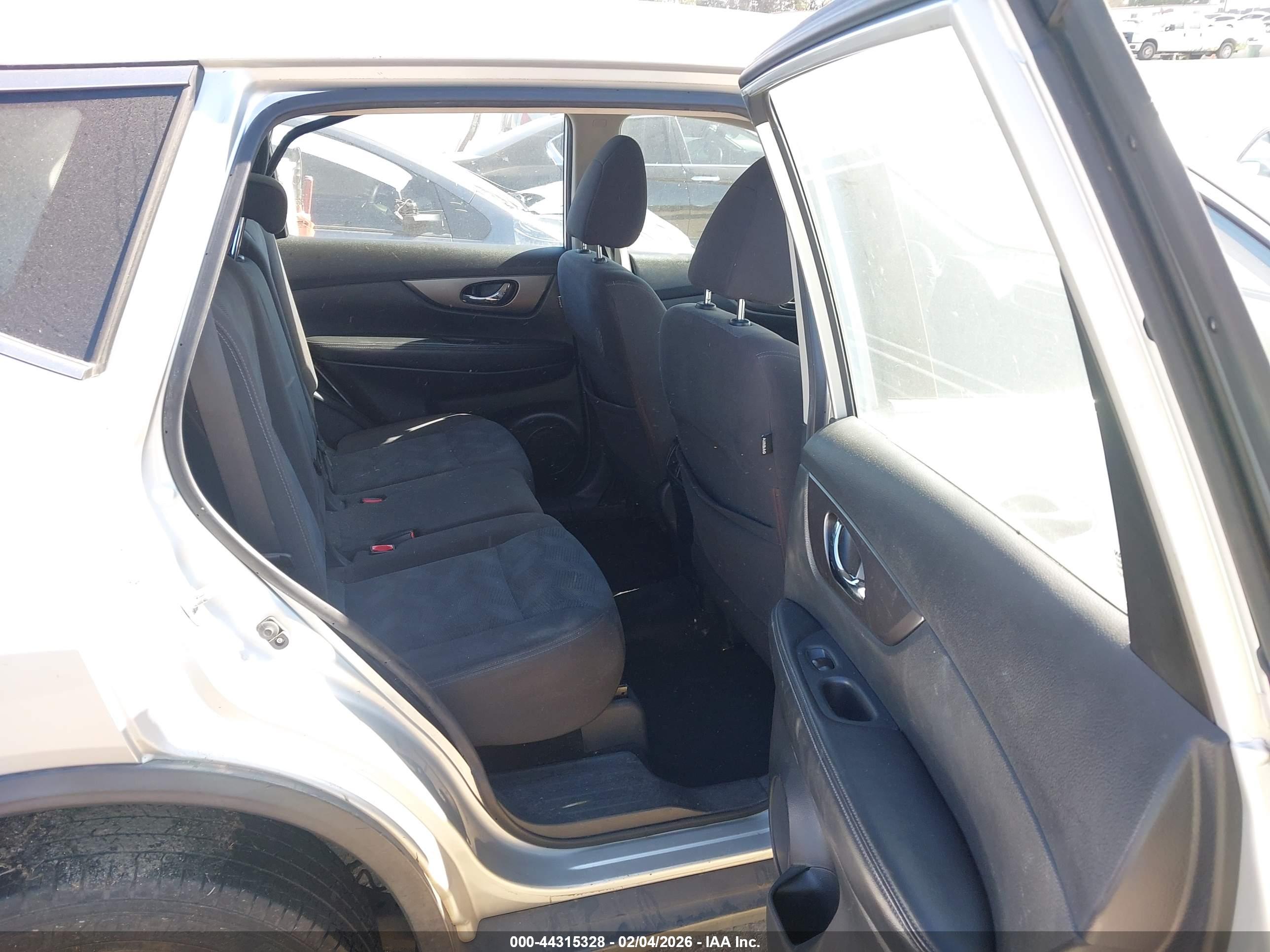 NISSAN ROGUE image 8
