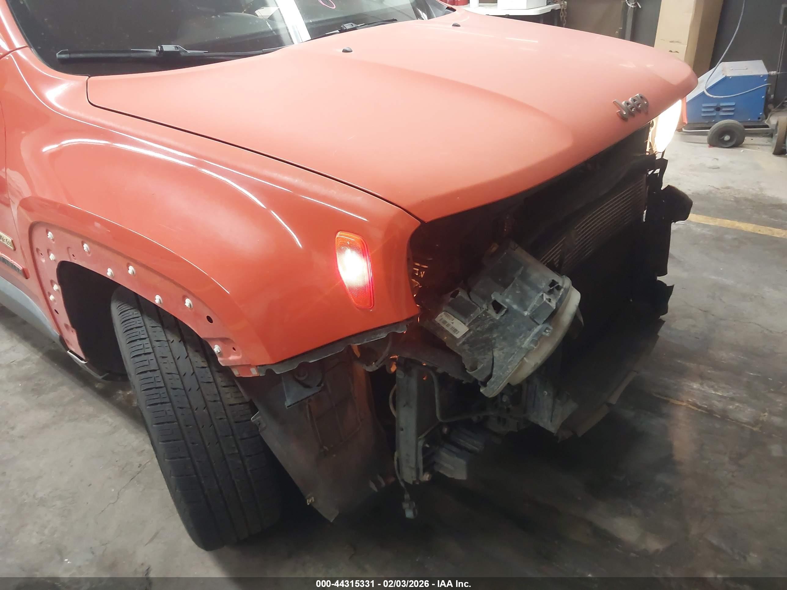 JEEP RENEGADE image 6