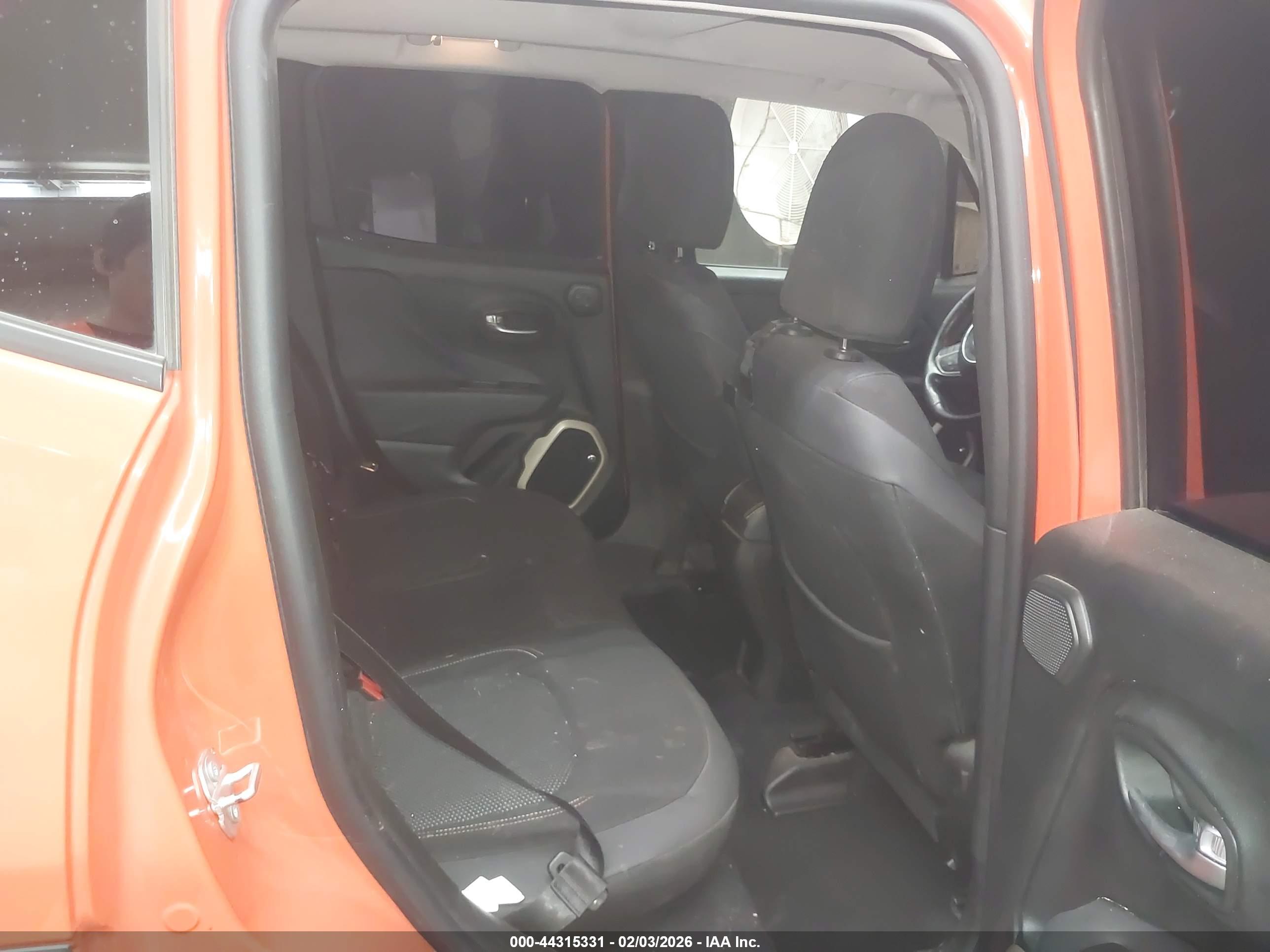 JEEP RENEGADE image 8
