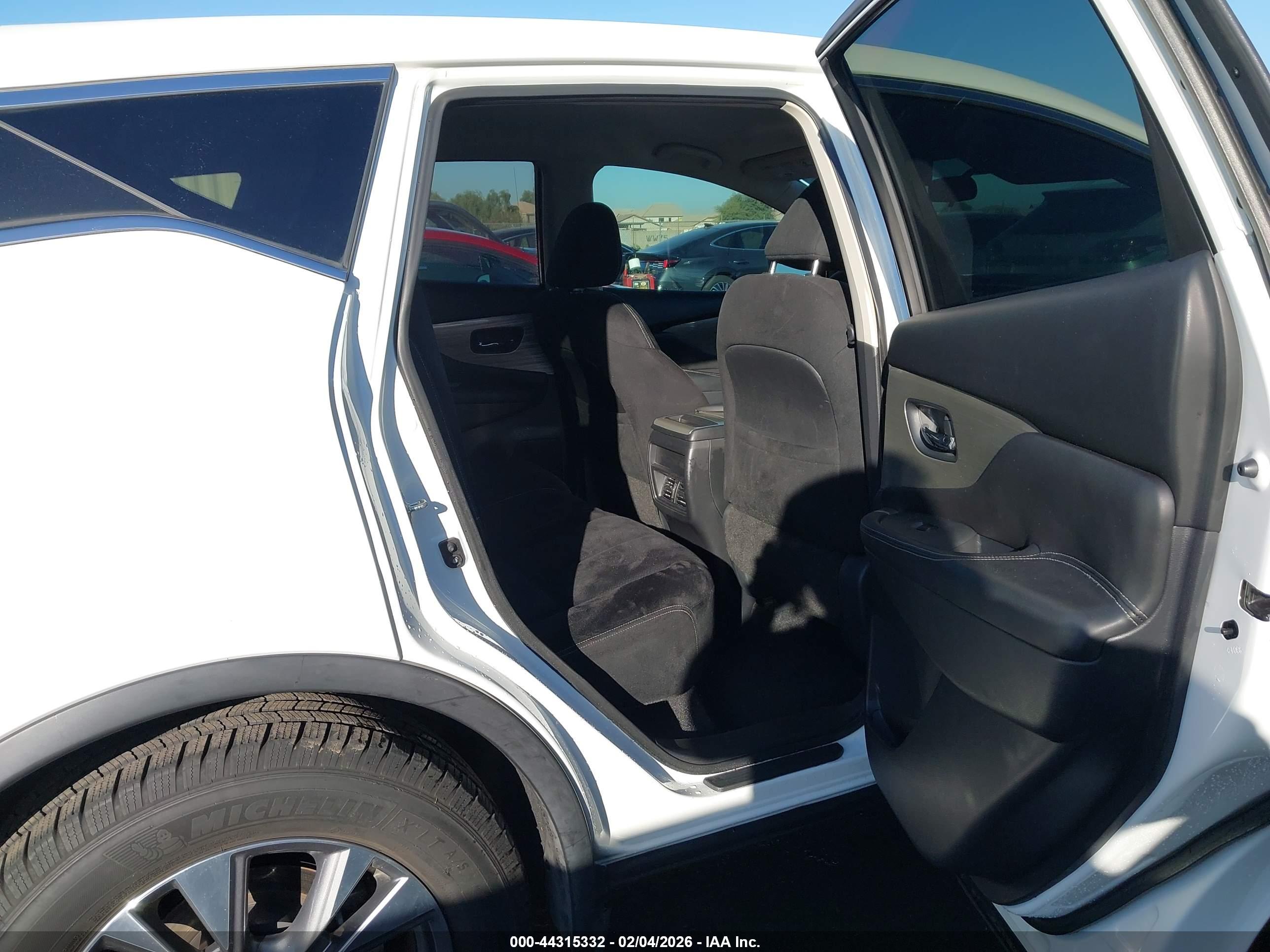 NISSAN MURANO image 8