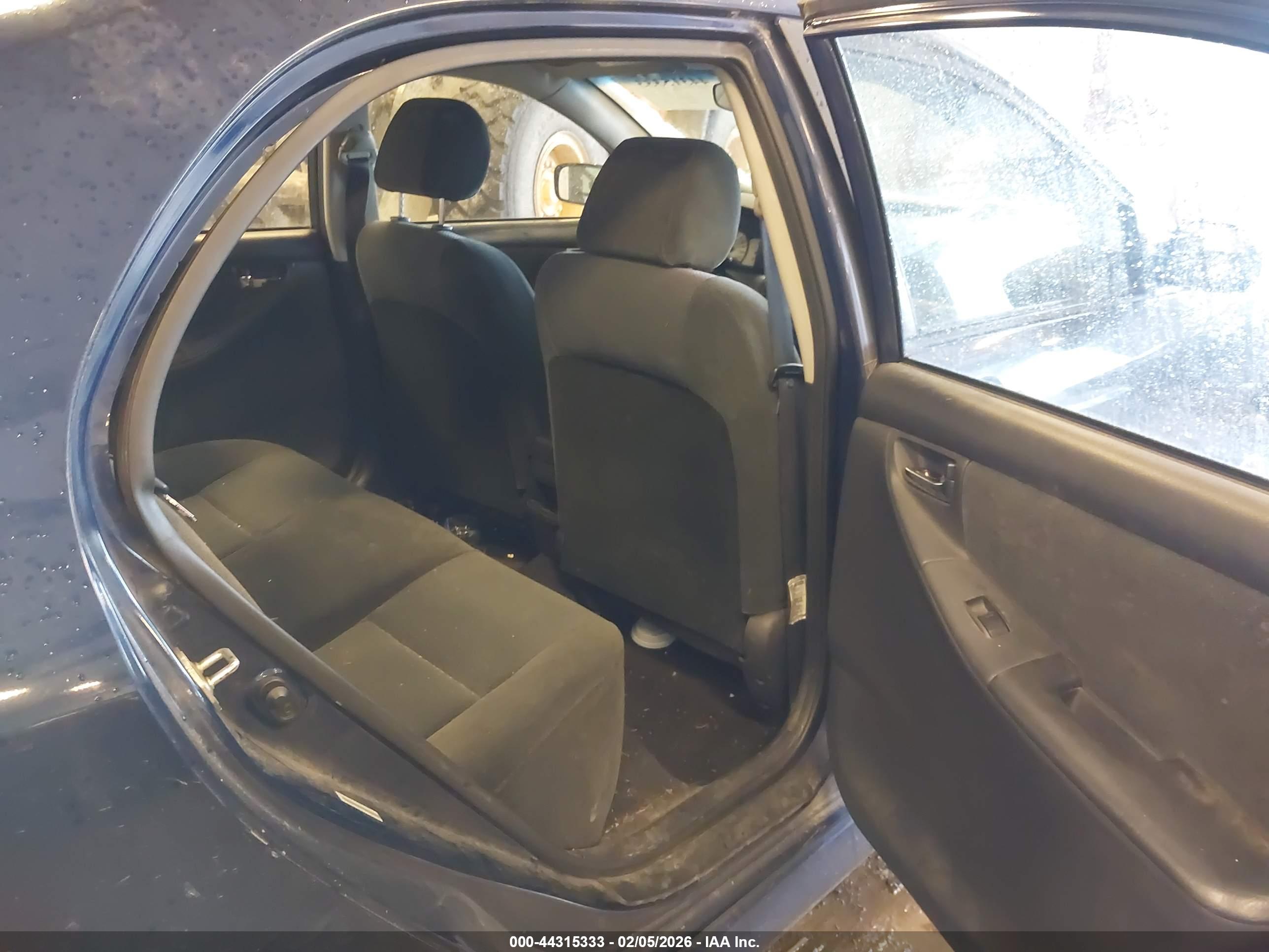 TOYOTA COROLLA image 8