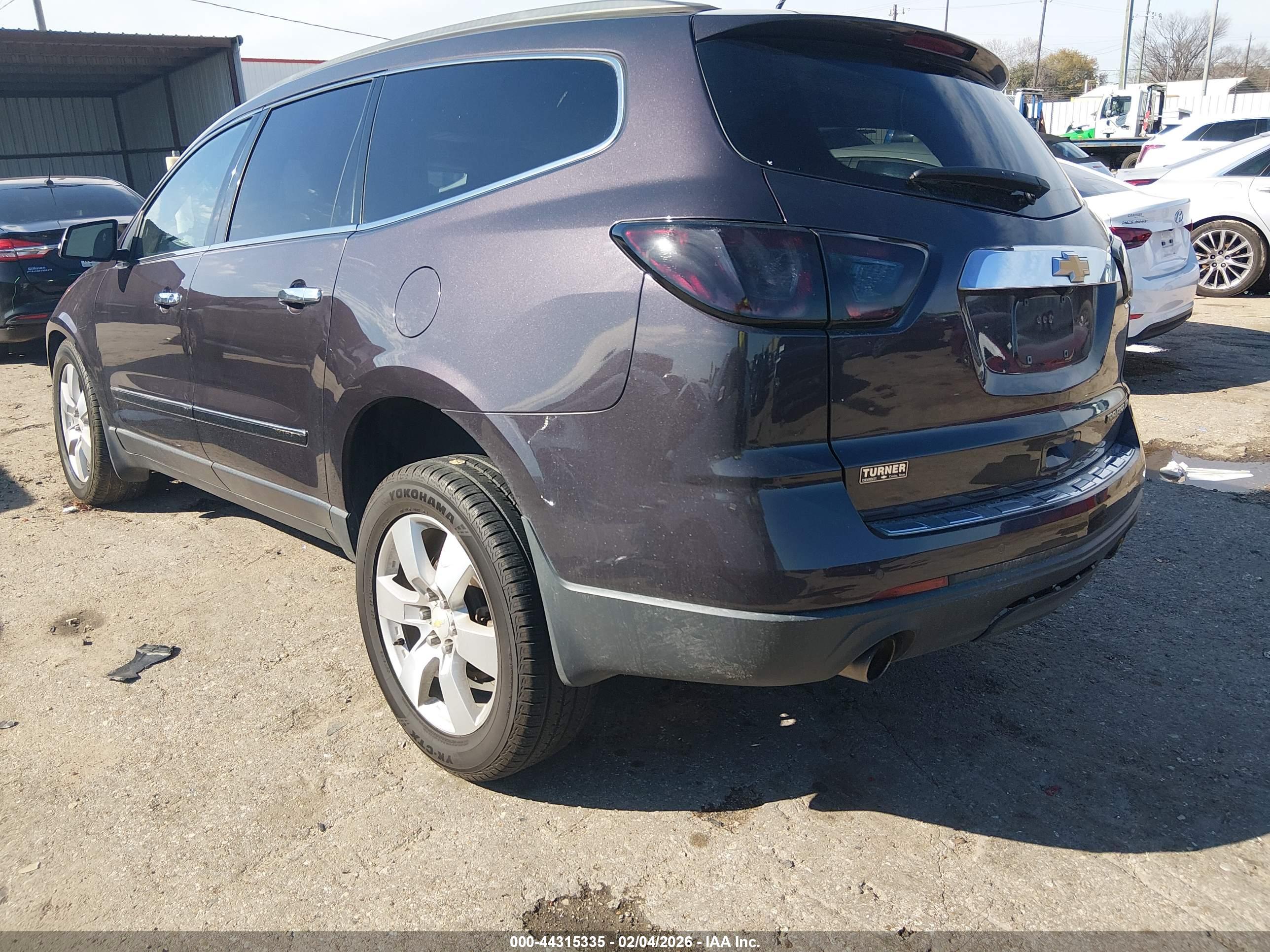 CHEVROLET TRAVERSE image 3