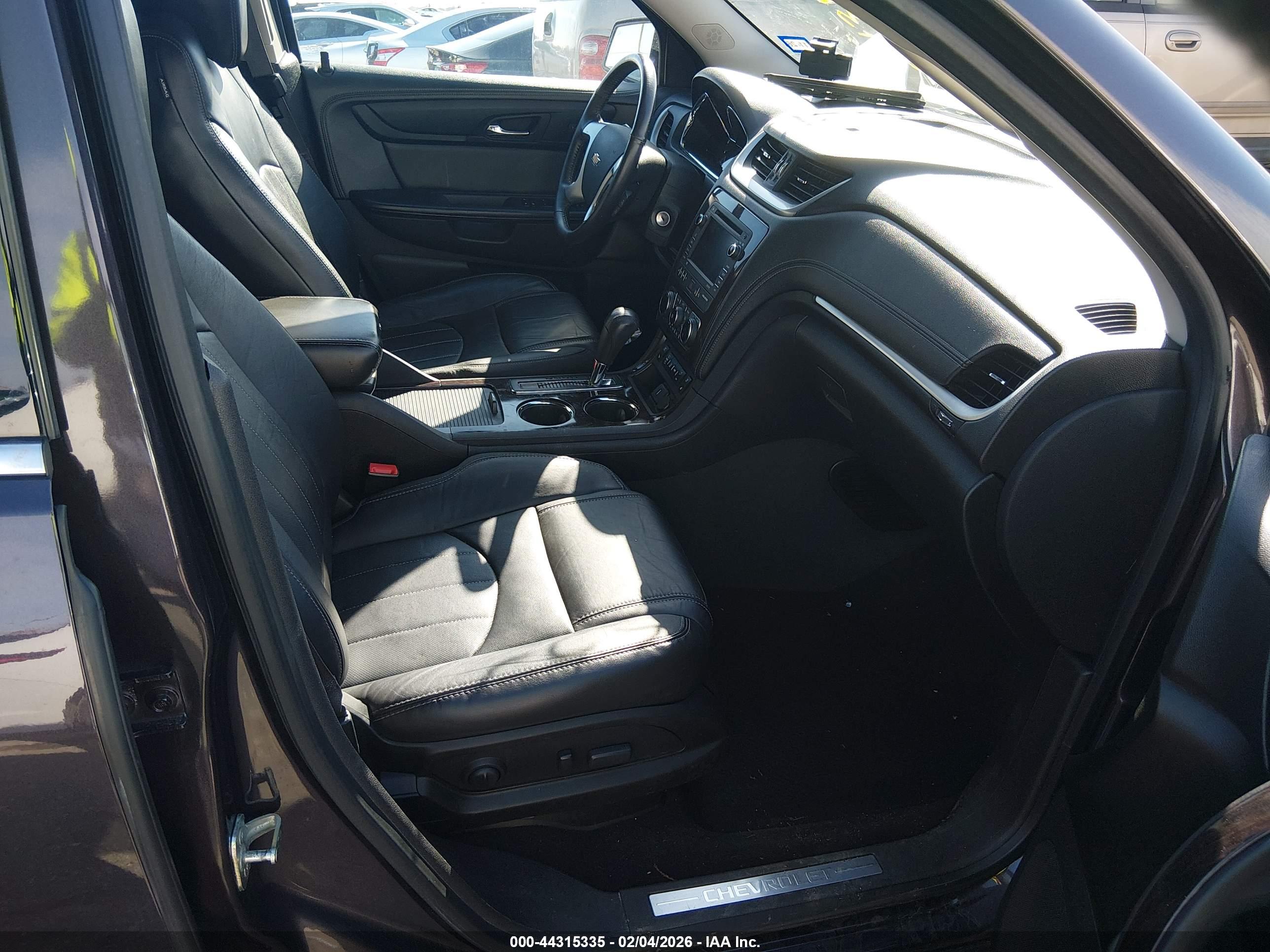 CHEVROLET TRAVERSE image 5