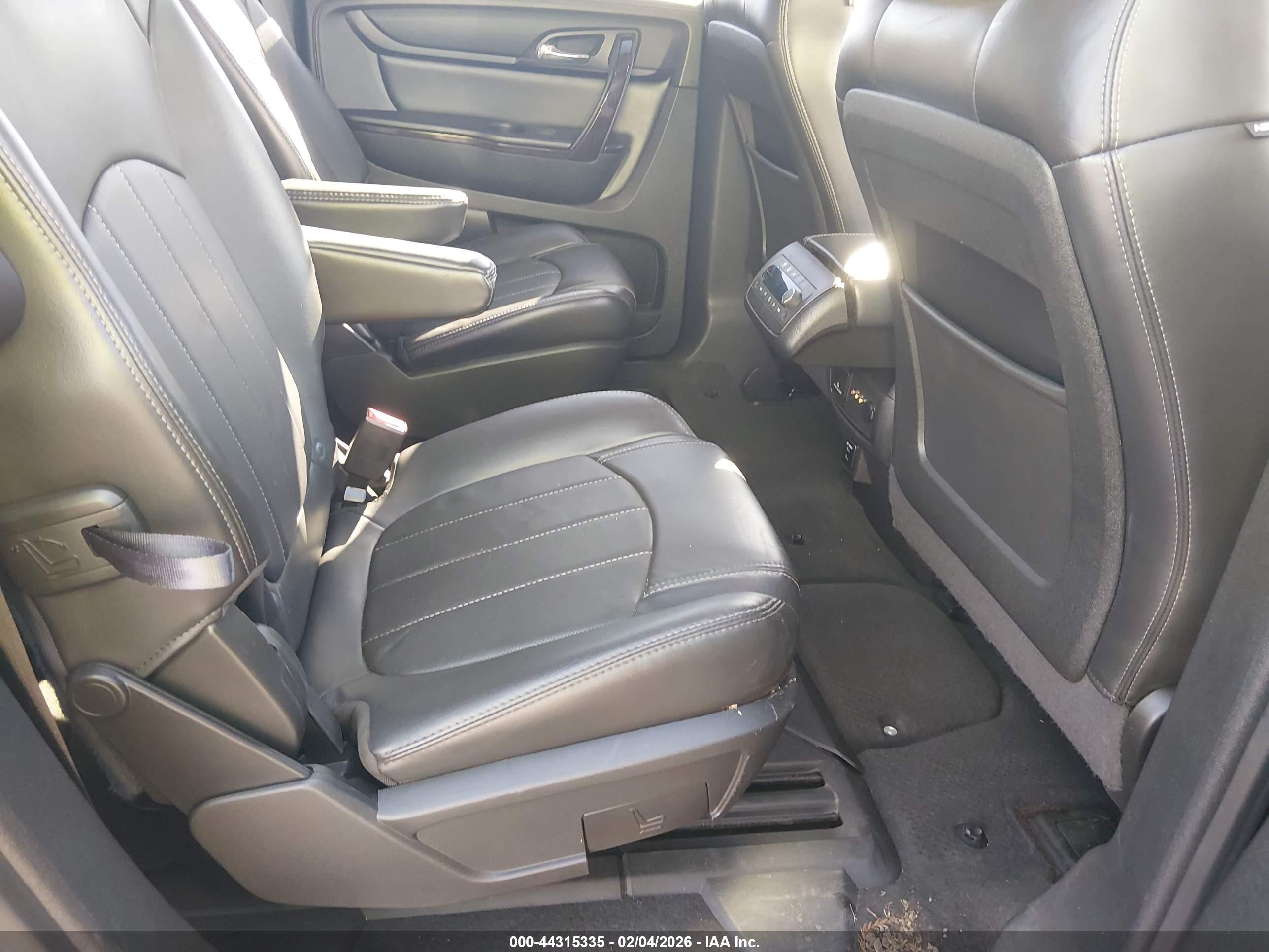 CHEVROLET TRAVERSE image 8
