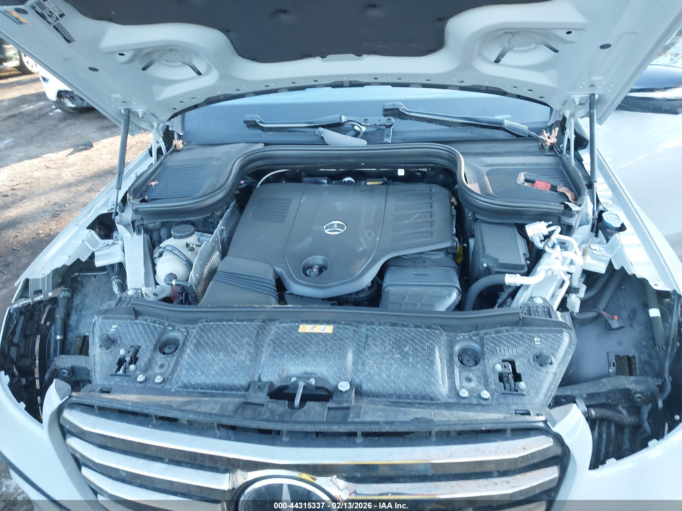 MERCEDES-BENZ GLS image 10