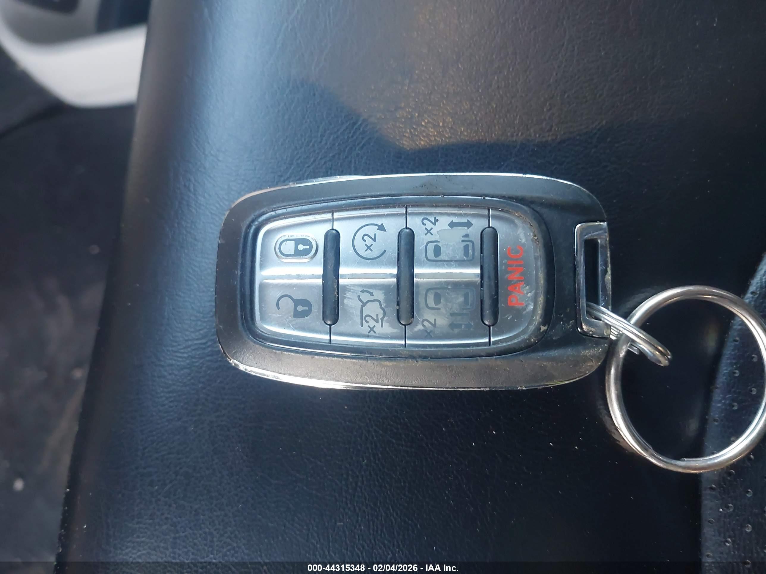 CHRYSLER VOYAGER image 11