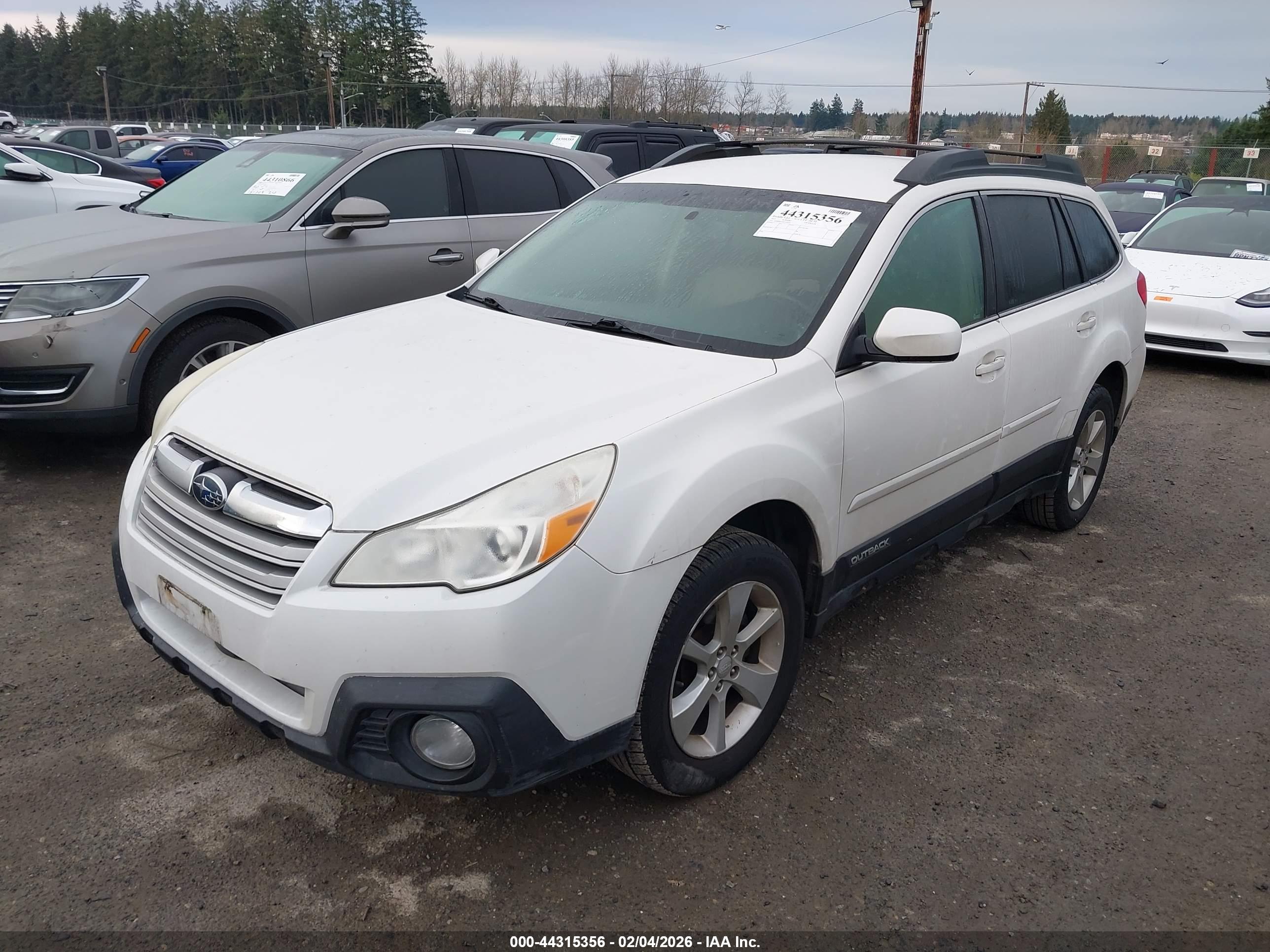 SUBARU OUTBACK image 2