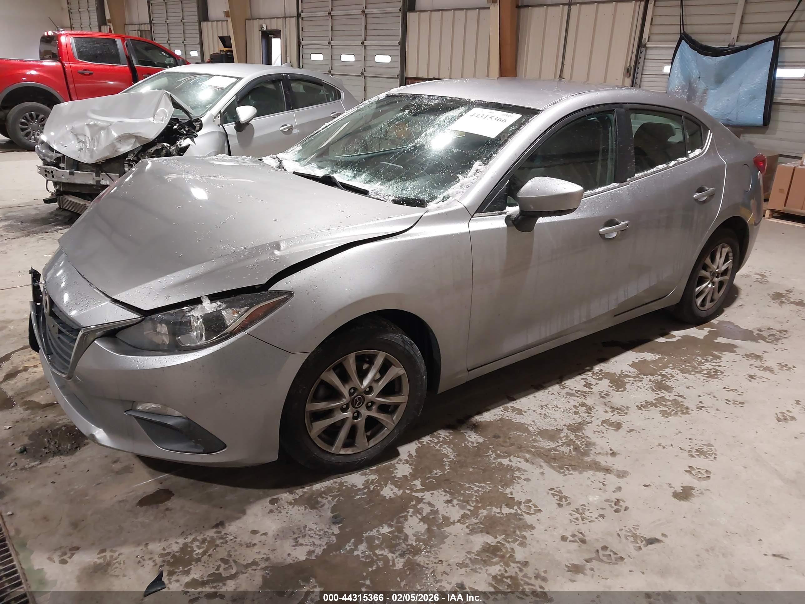 MAZDA MAZDA3 image 2