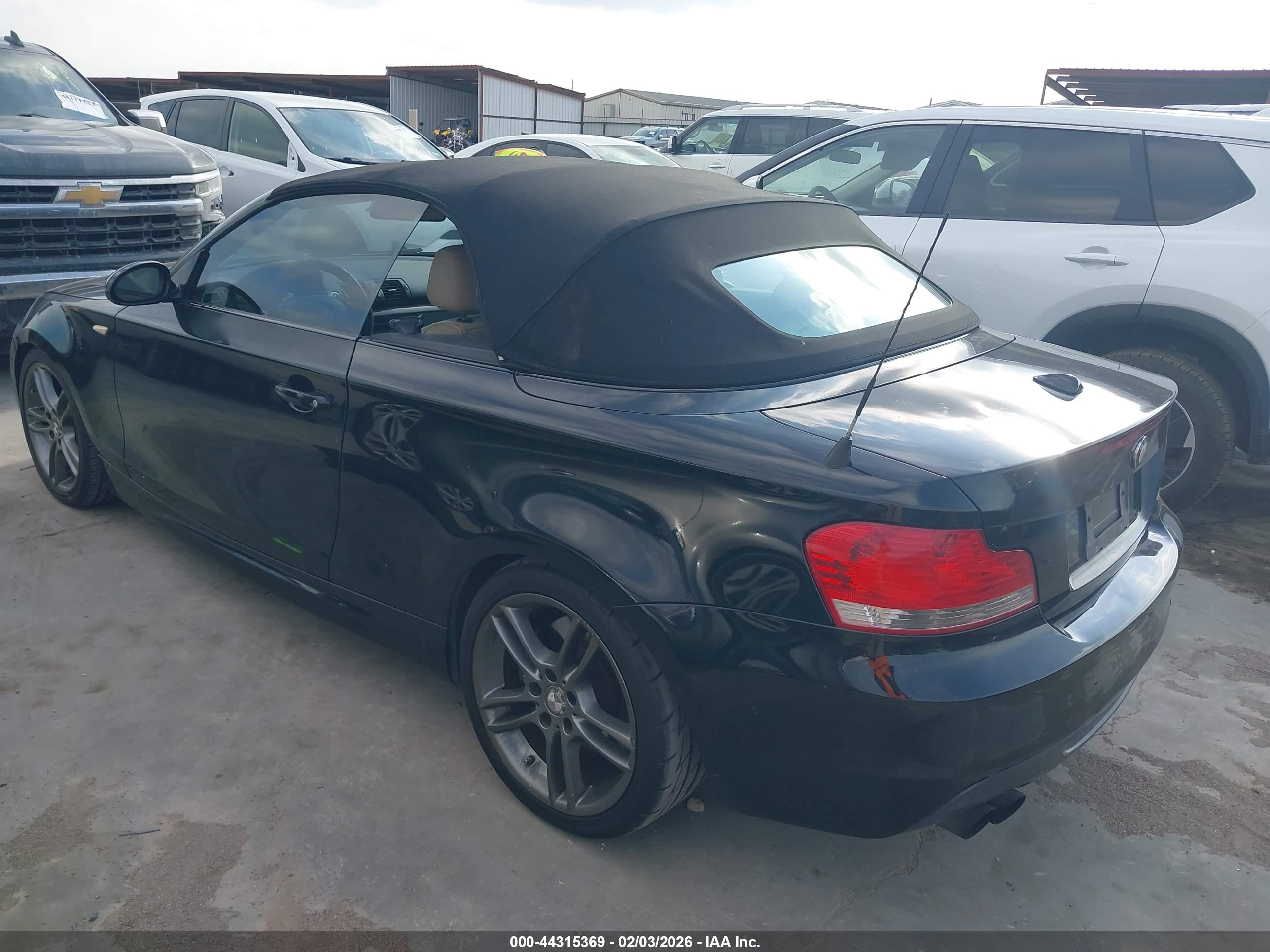 BMW 135I image 3