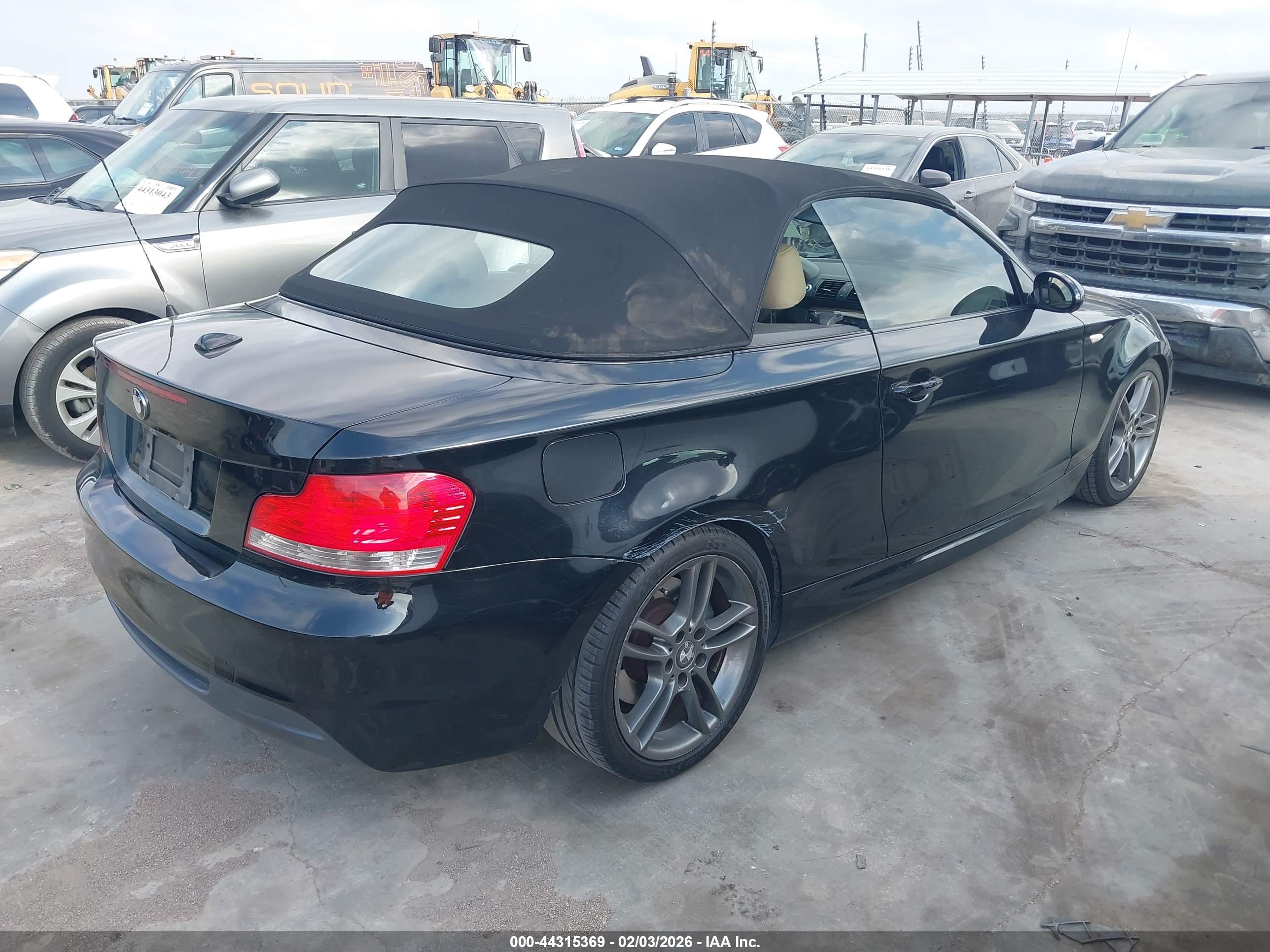 BMW 135I image 4