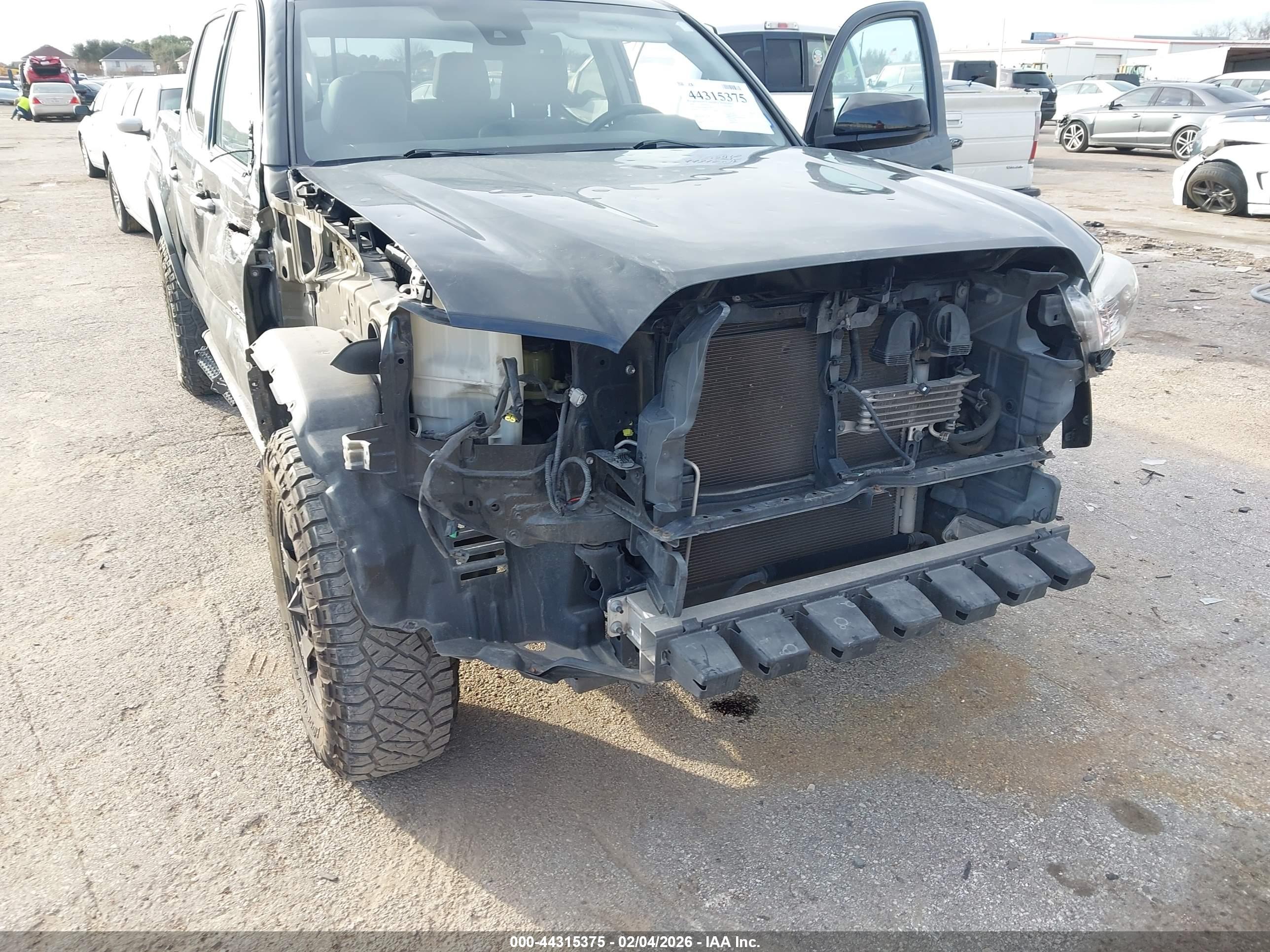 TOYOTA TACOMA image 6
