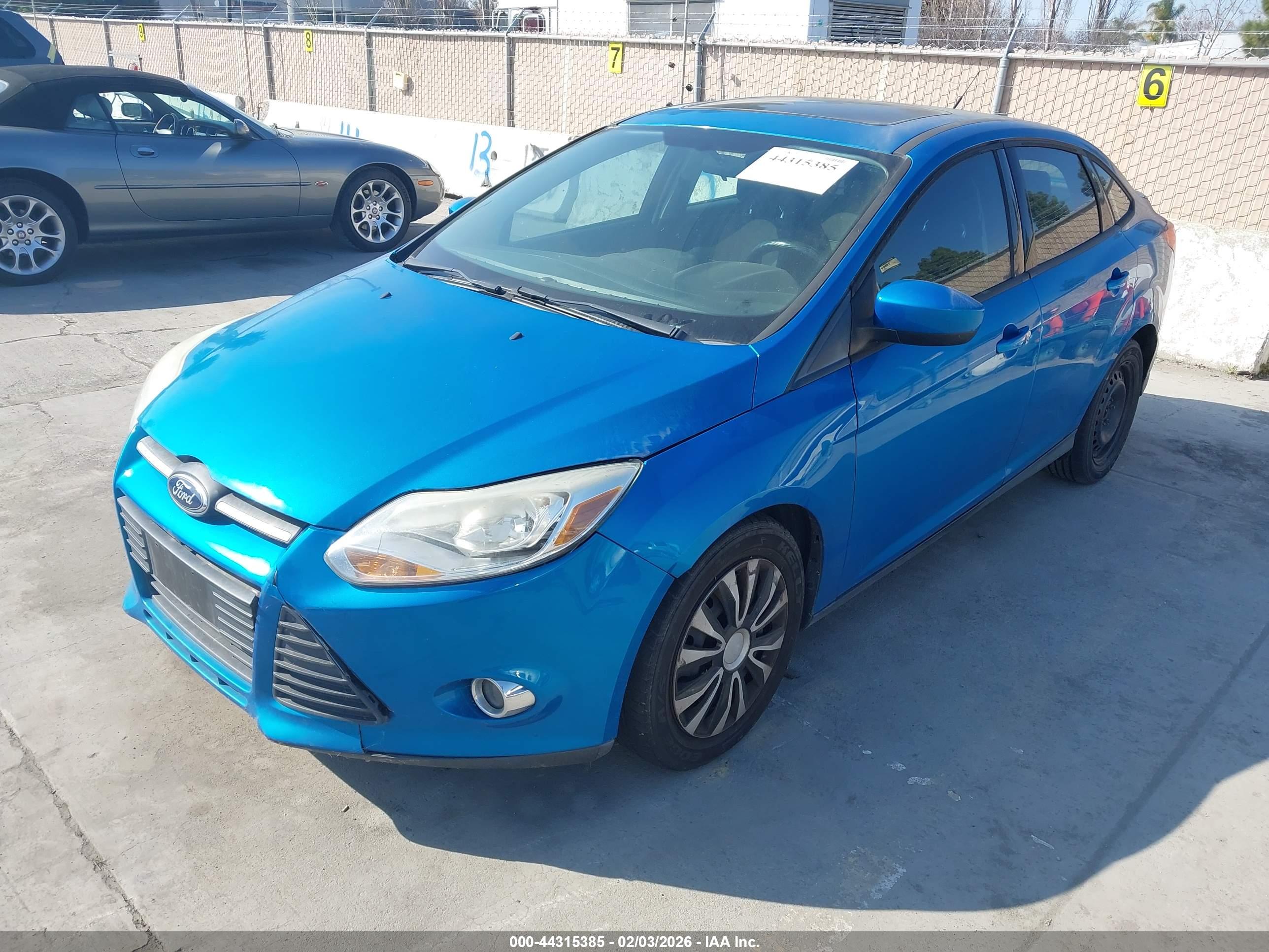 FORD FOCUS image 2