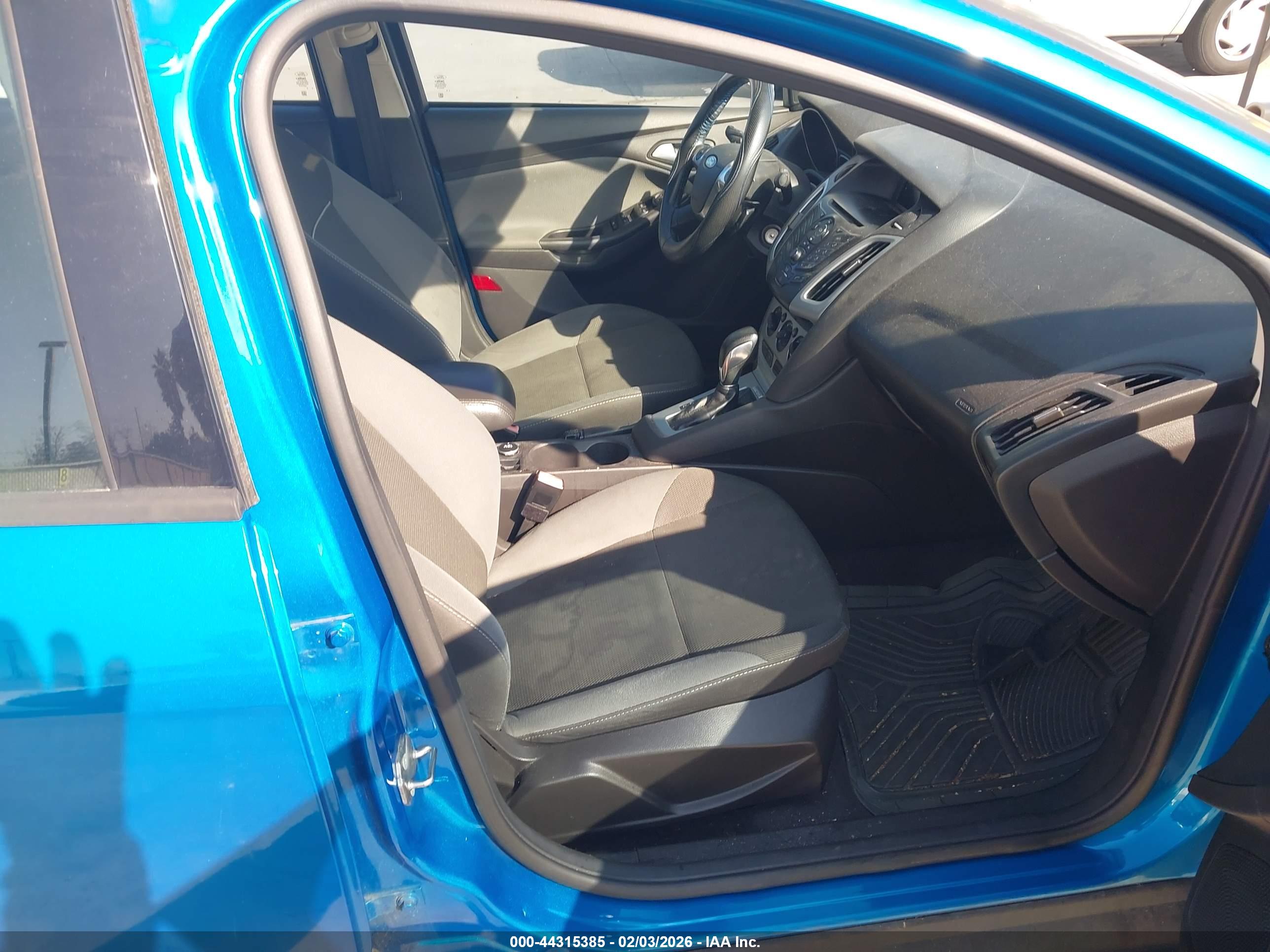 FORD FOCUS image 5