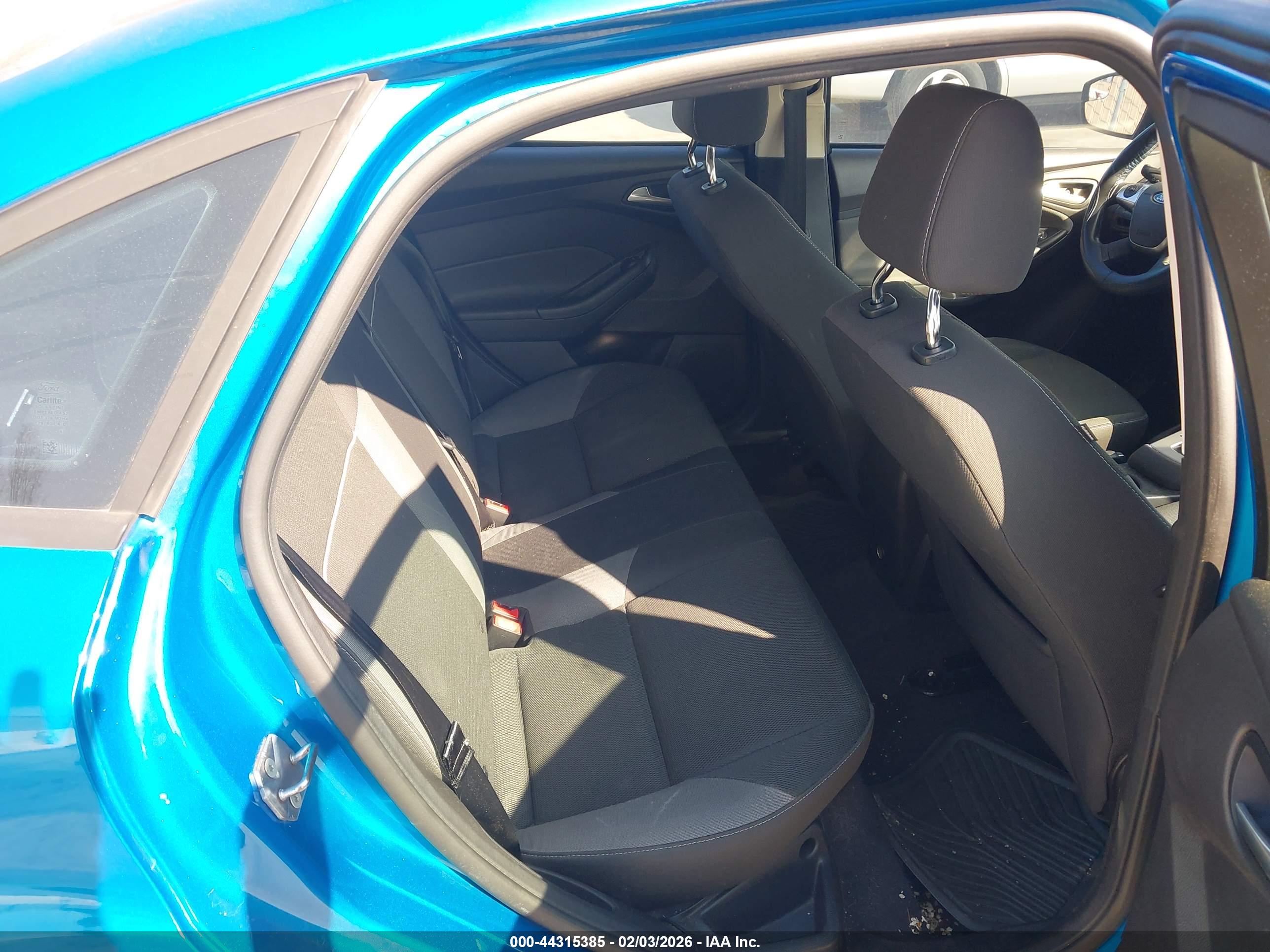 FORD FOCUS image 8