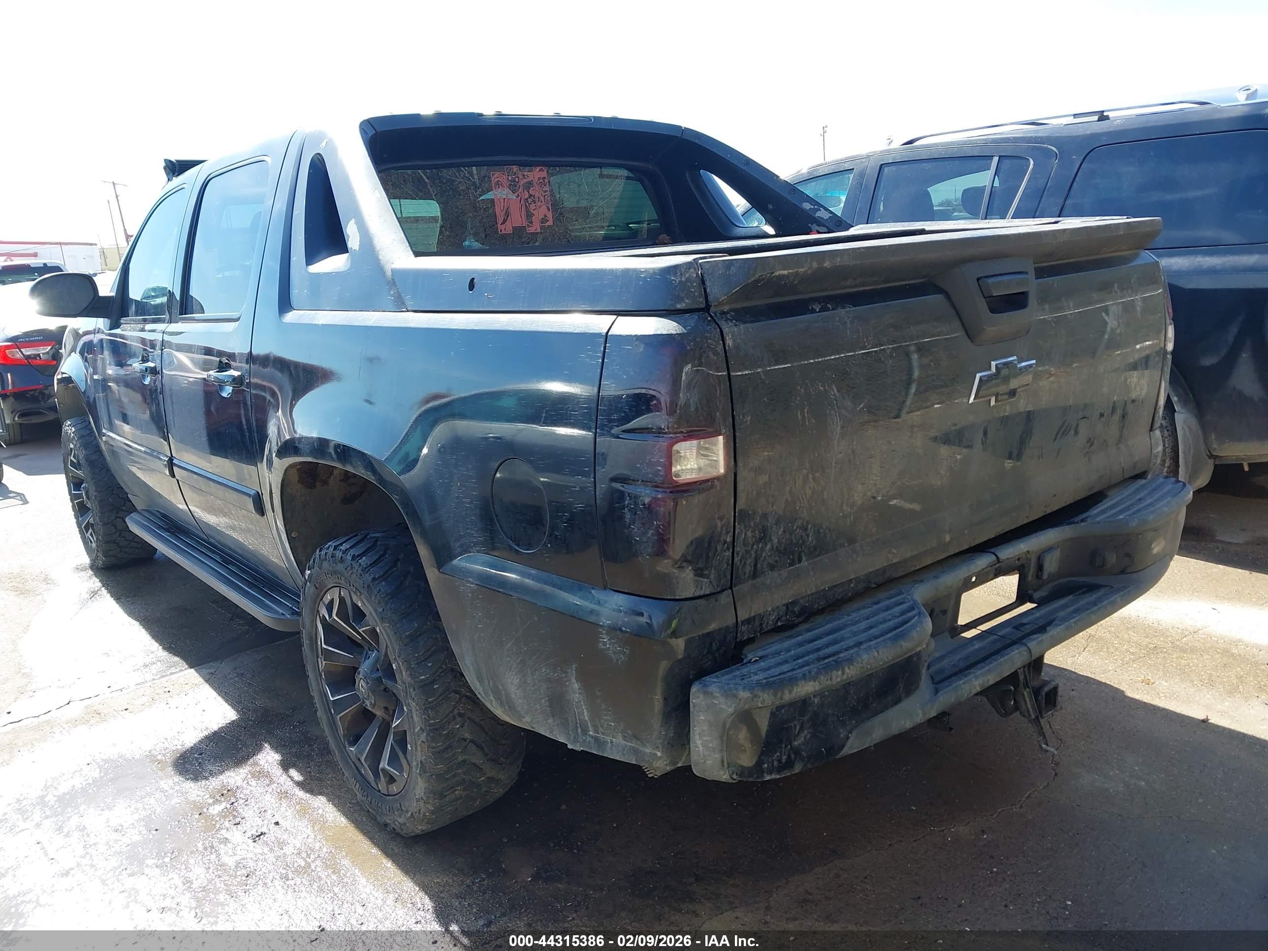 CHEVROLET AVALANCHE image 3