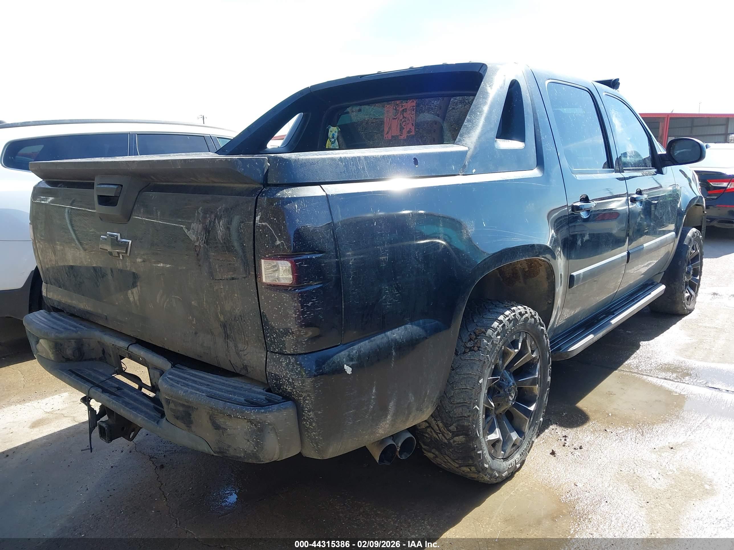 CHEVROLET AVALANCHE image 4