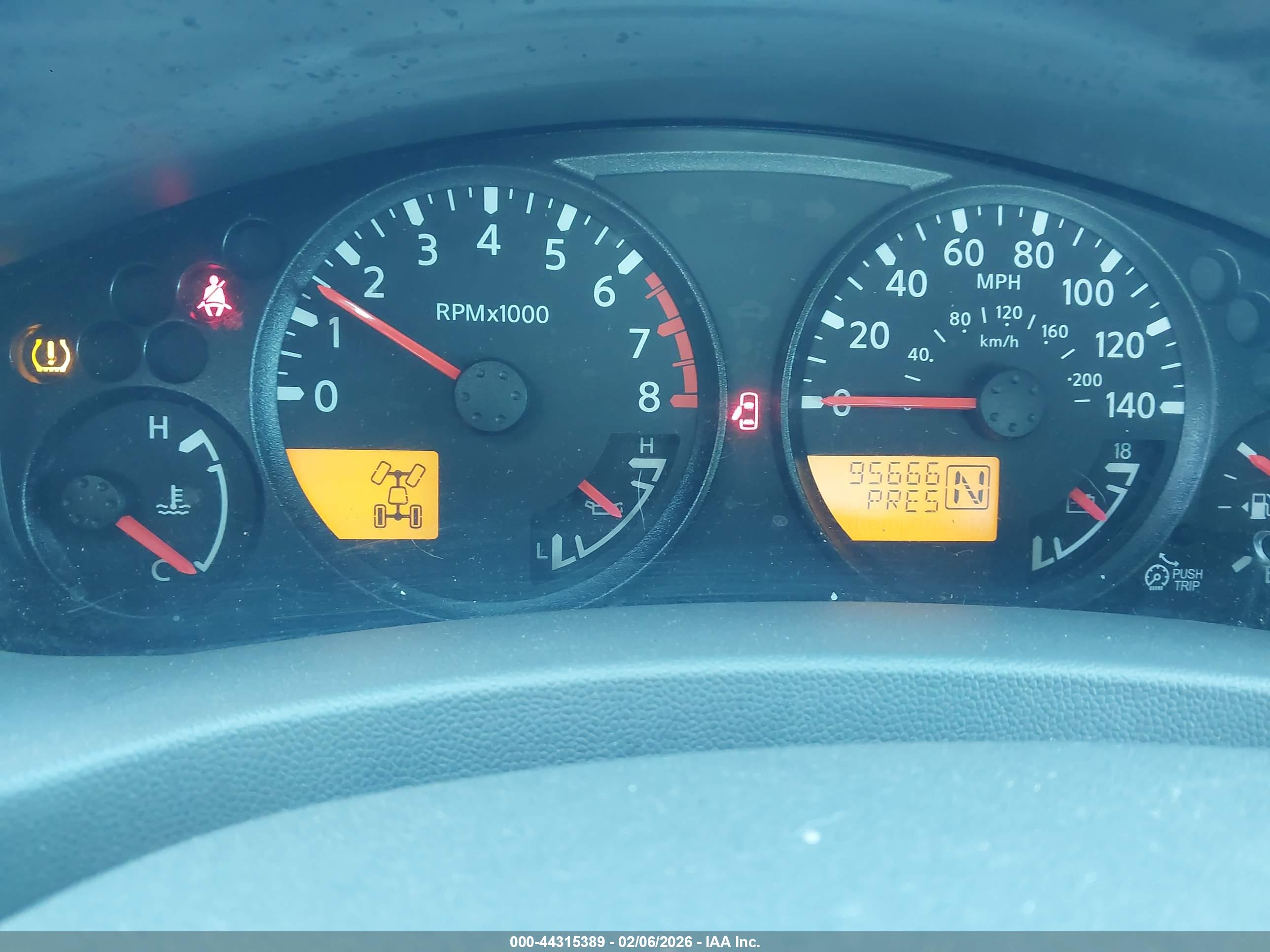 NISSAN FRONTIER image 7