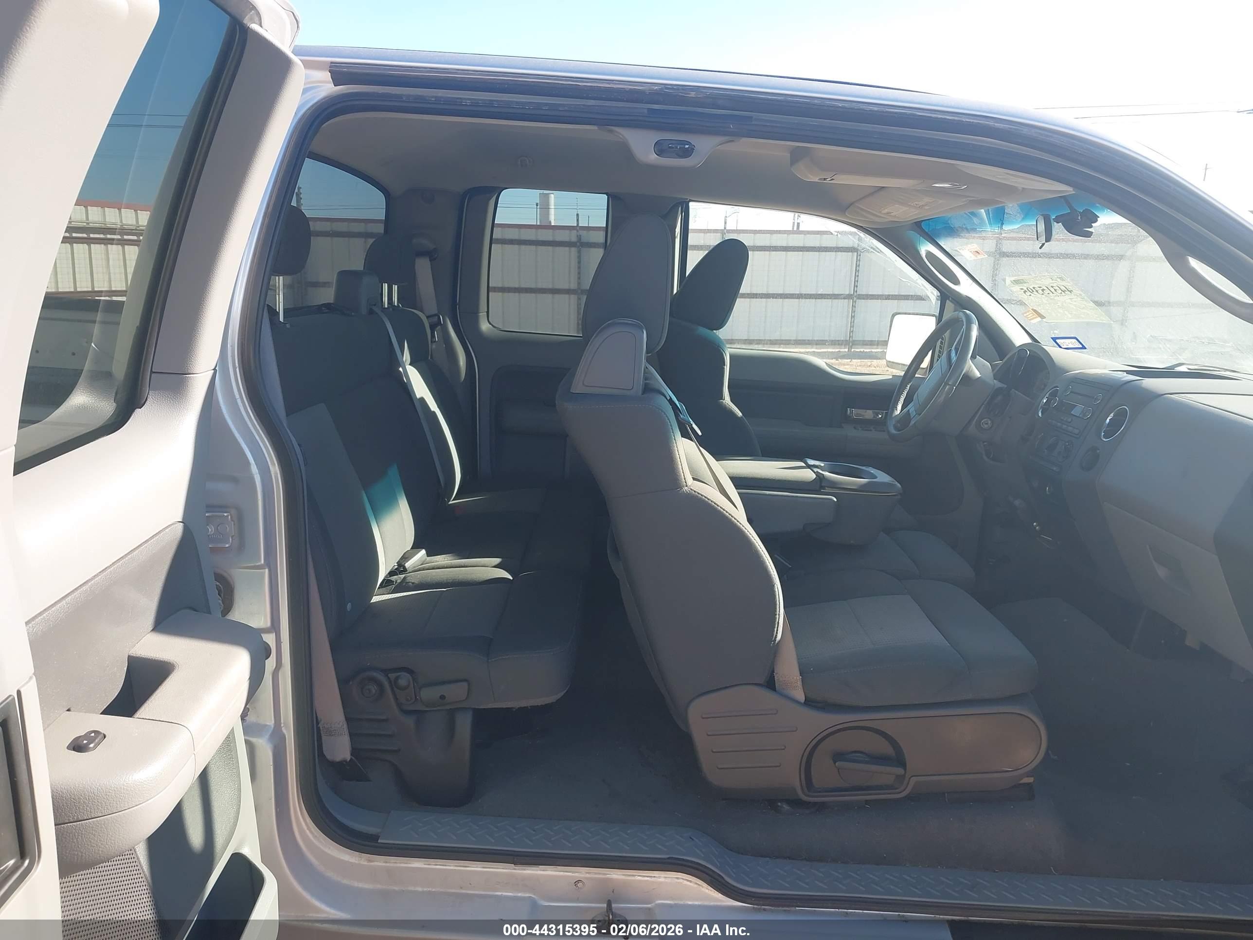 FORD F-150 image 8