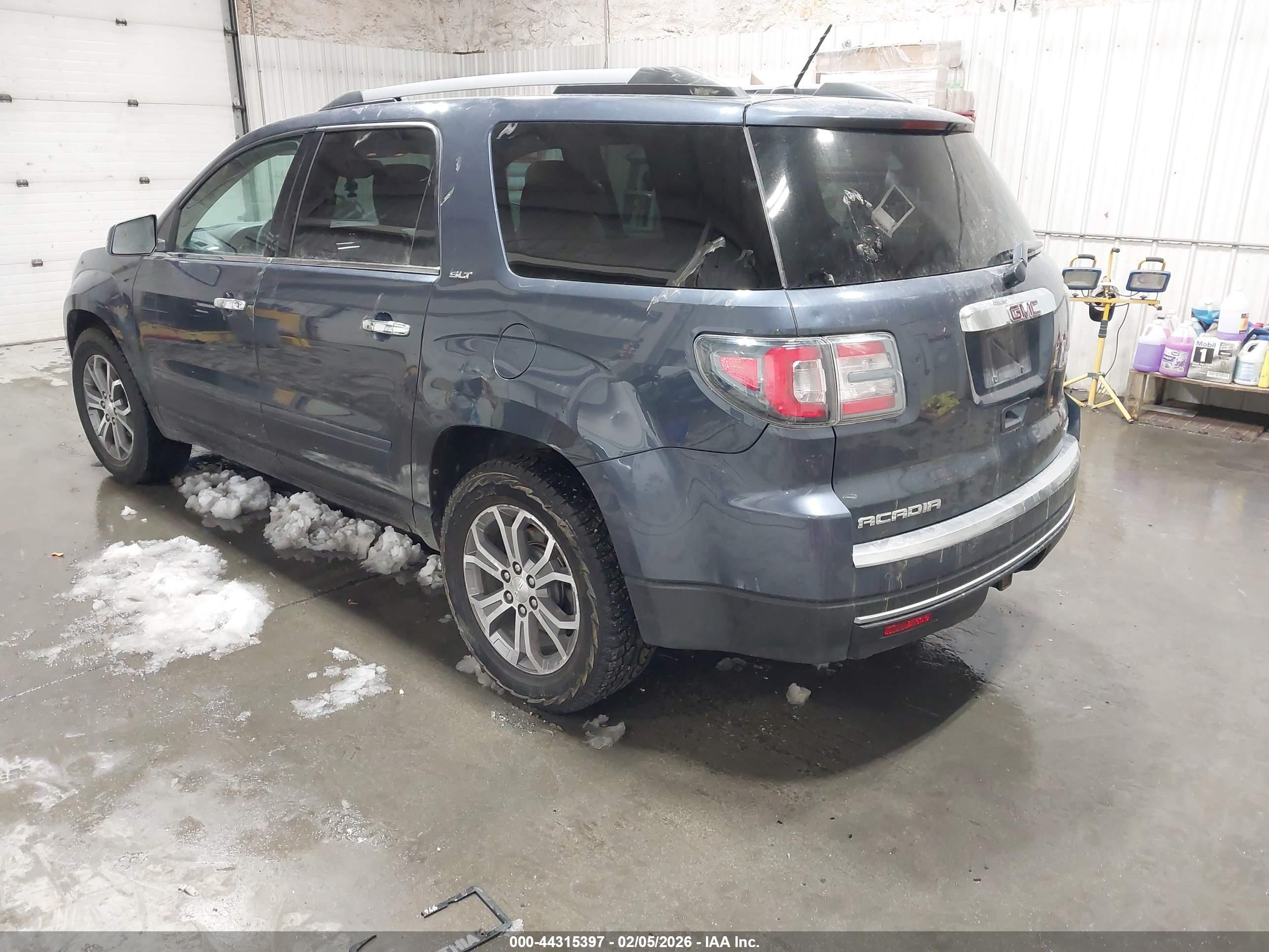 GMC ACADIA image 3