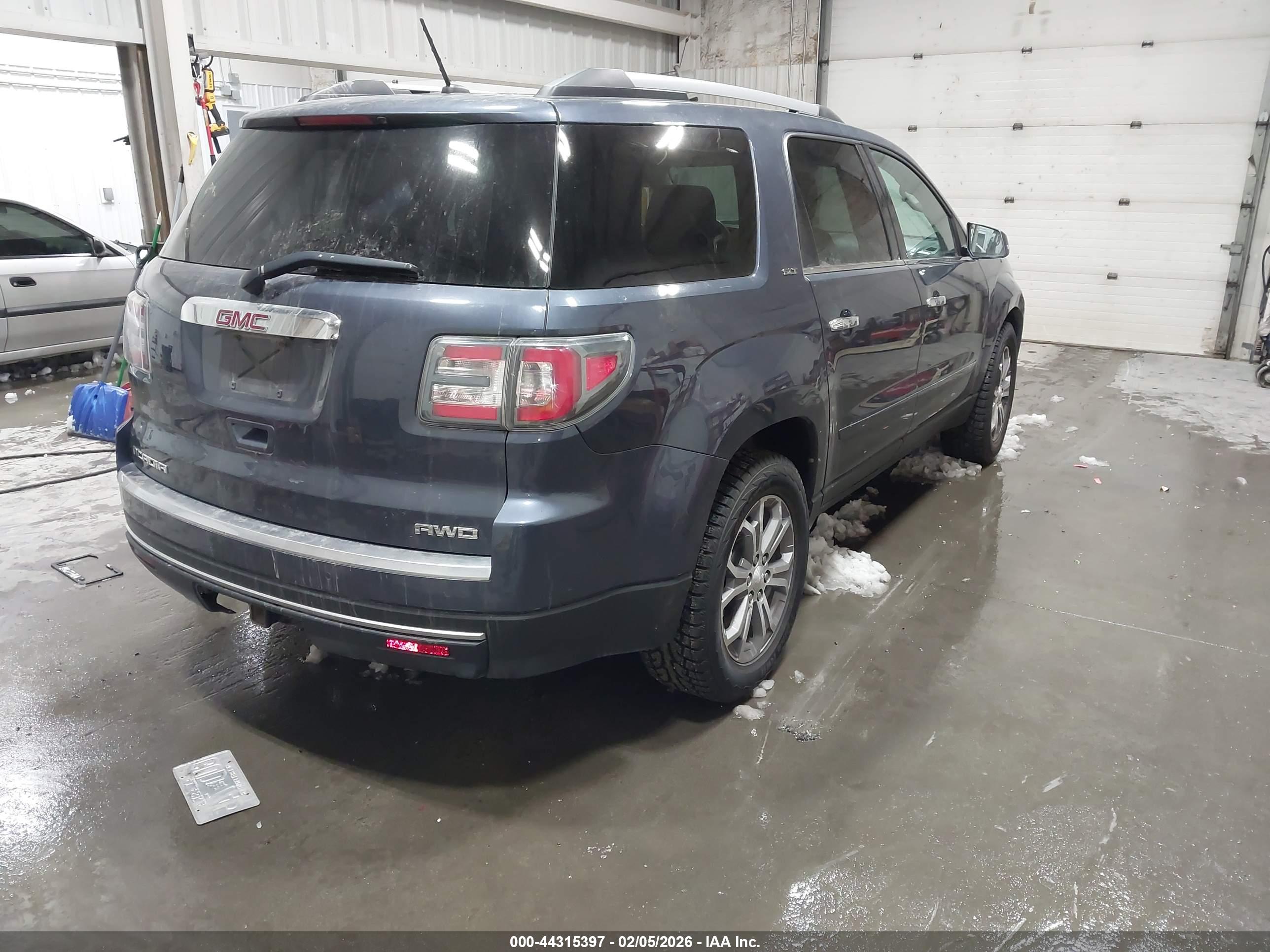 GMC ACADIA image 4