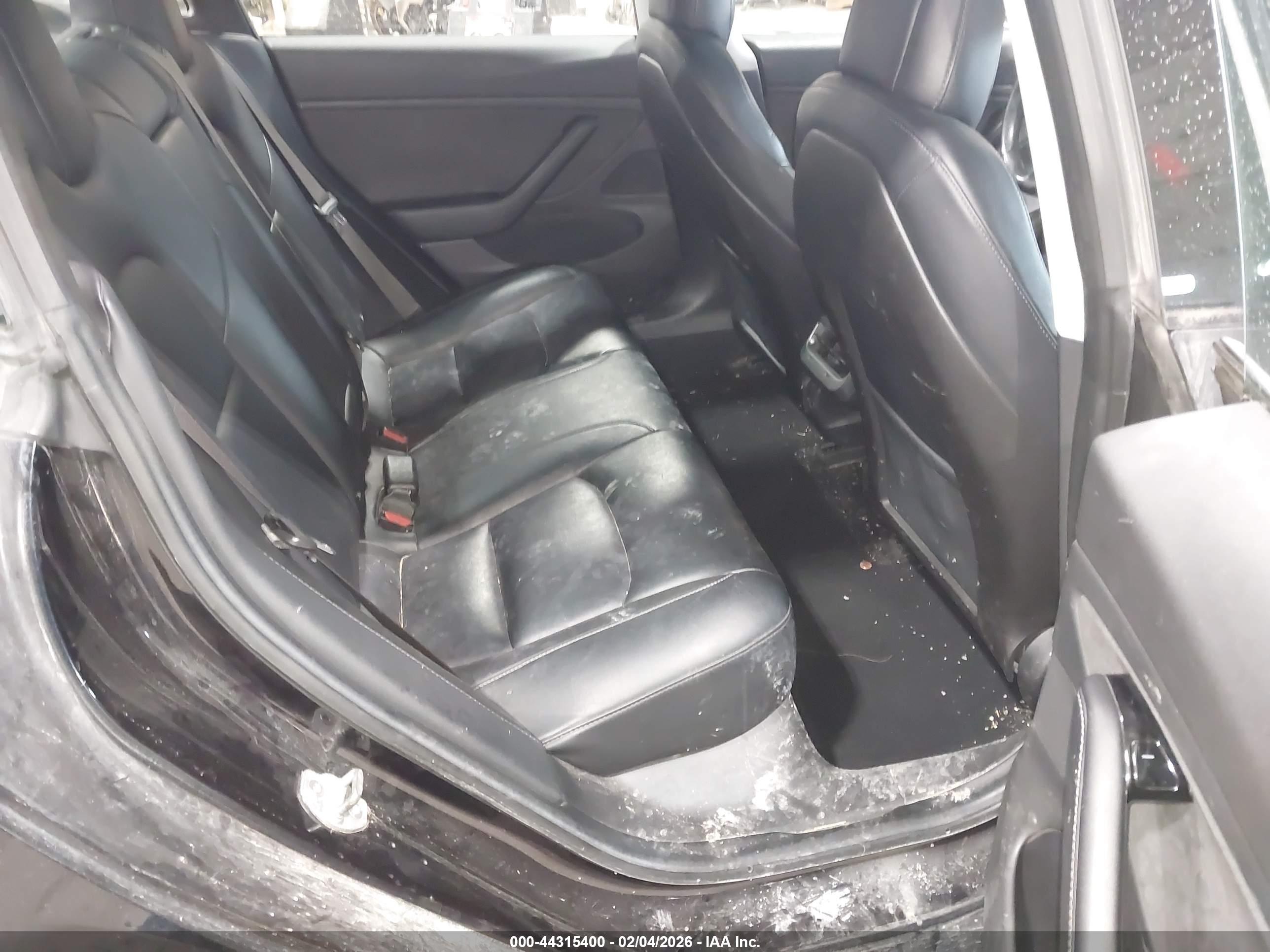 TESLA MODEL image 8