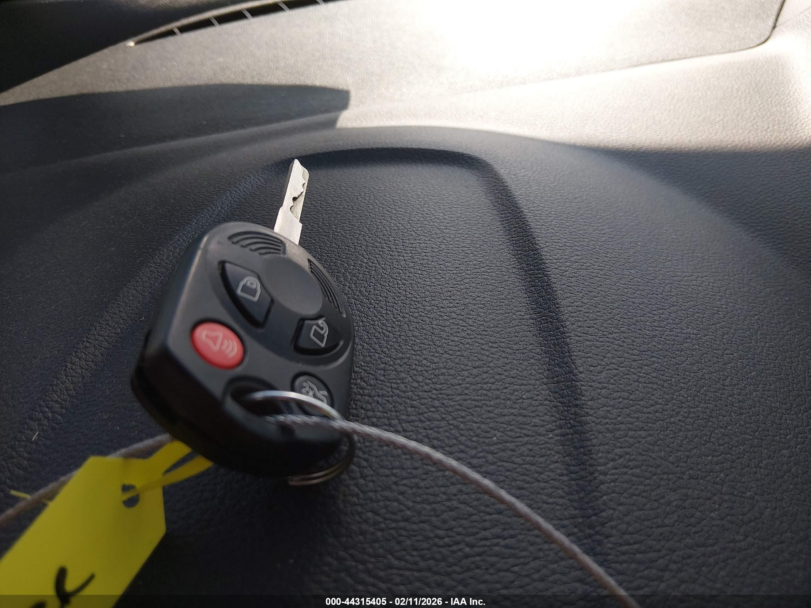 FORD ESCAPE image 11