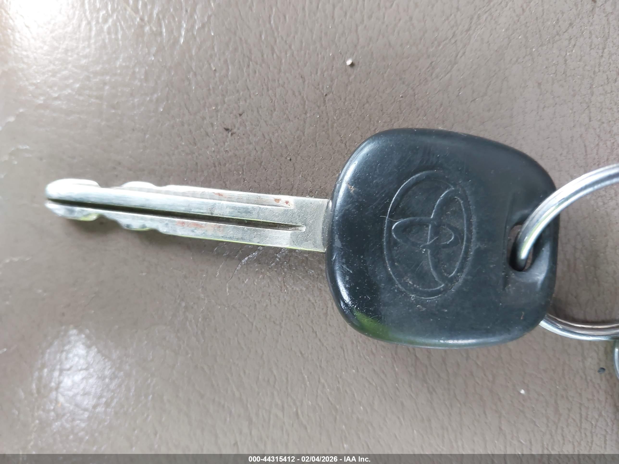 TOYOTA 4RUNNER image 11